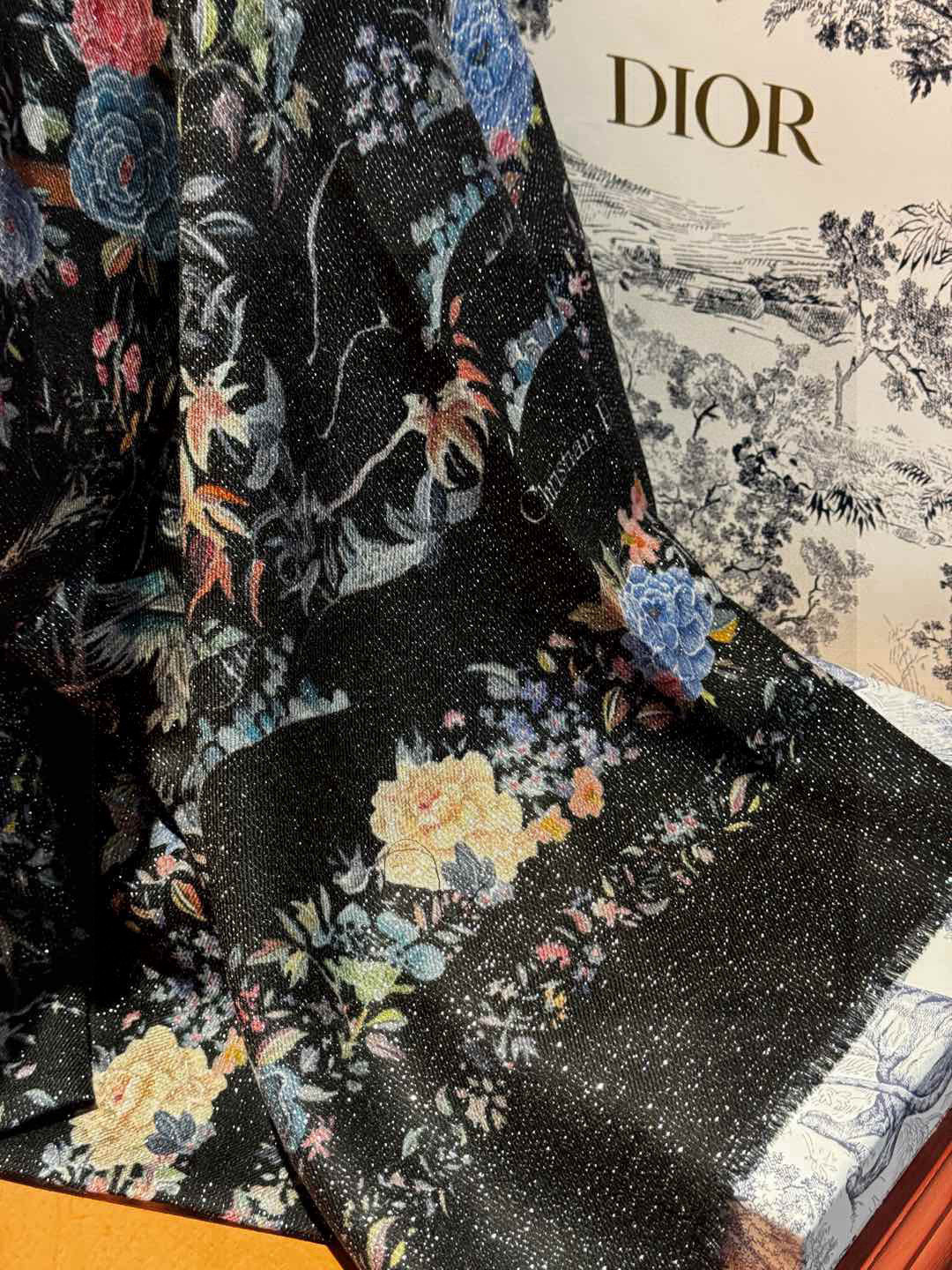 ✨✨【金银丝款】Dior专柜款～就是告诉大家这款必须收～上新🆕❤️ 新款长羊绒😍专柜同步🌈✨这个size