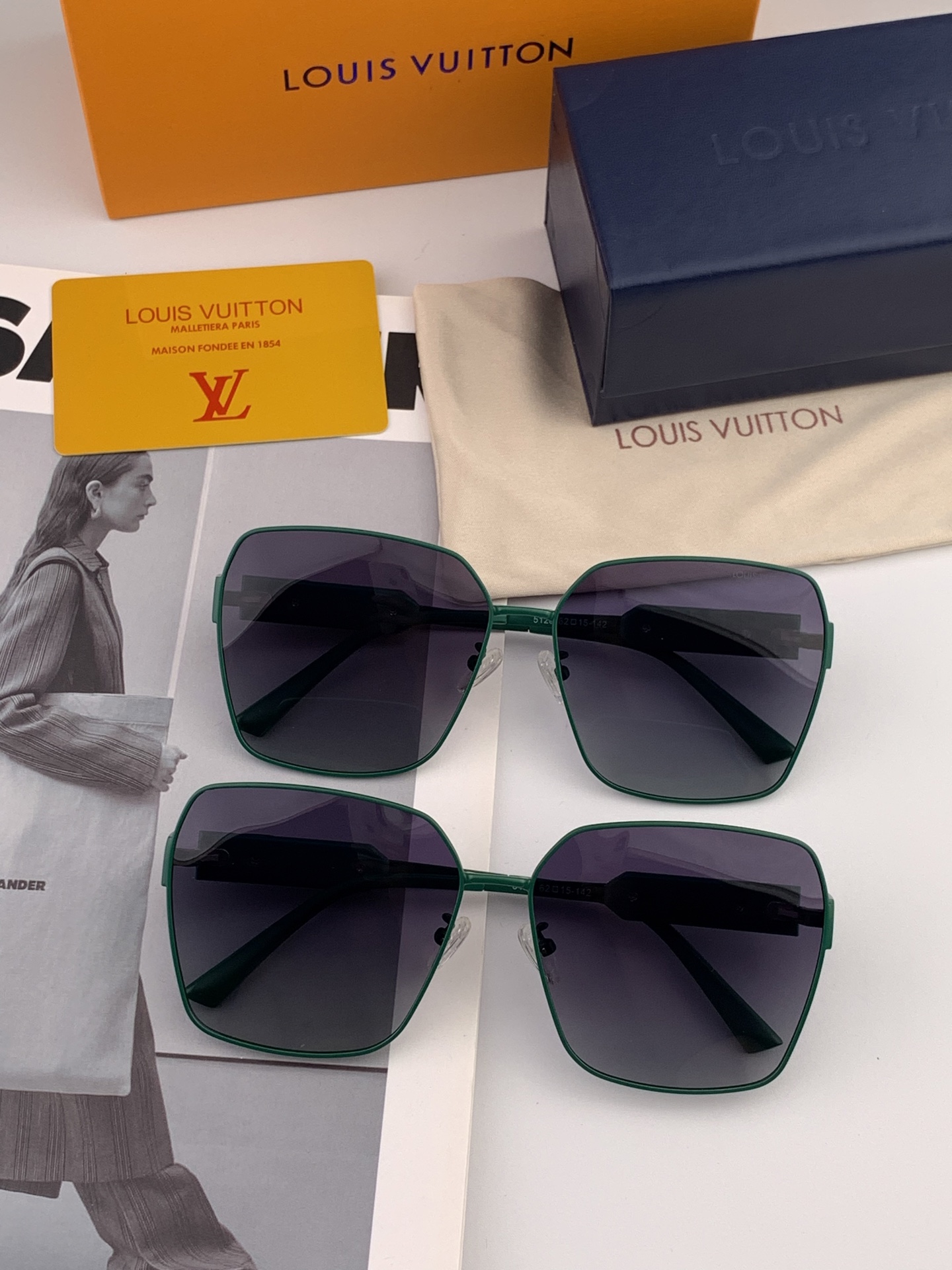 【TR偏光系列】lv大框太阳镜墨镜经典的方框设计，不挑脸型，无论搭配大衣还是连衣裙都非常显气质偏光镜片预