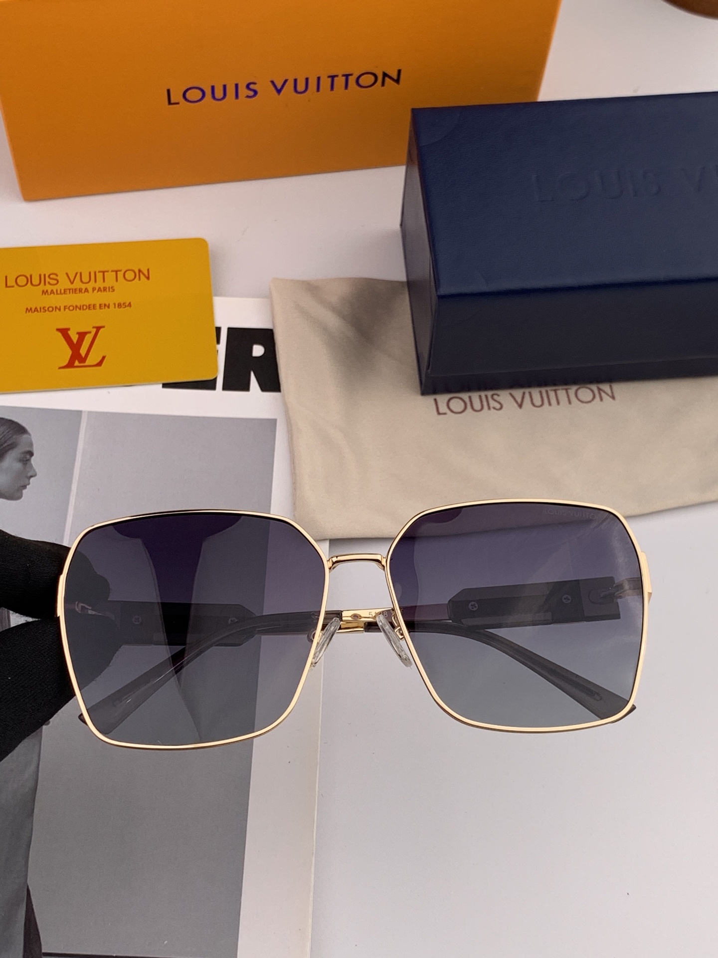 【TR偏光系列】lv大框太阳镜墨镜经典的方框设计，不挑脸型，无论搭配大衣还是连衣裙都非常显气质偏光镜片预