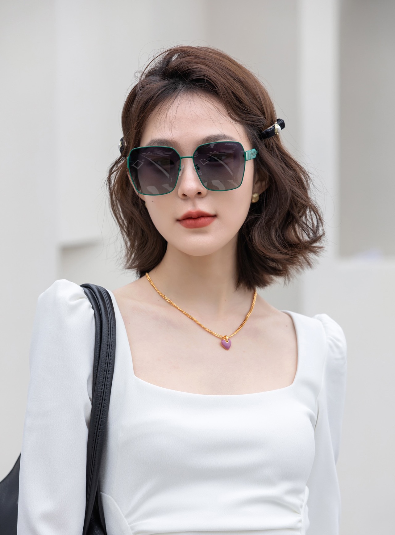 NO:370881,【TR polarization series】lv large frame sunglasses sunglasses classic square frame design, not picky about face shape, it shows temperament, whether paired with a coat or a dress, polarized lenses prevent UV rays. Model L1285 glasses sunglasses, glasses, louis vuitton, skirts19860909【TR偏光系列】lv大框太阳镜墨镜经典的方框设计,不挑脸型,无论搭配大衣还是连衣裙都非常显气质偏光镜片预防紫外线 型号L1285眼镜墨镜太阳镜,眼镜,louis vuitton,skirts,glasses