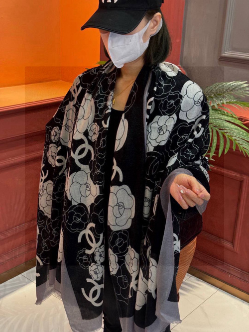 Elegant Chanel Camellia Cashmere Scarf - Luxurious and Stylish, 100*200cm 1 Elegant Chanel Camellia Cashmere Scarf - Luxurious and Stylish, 100*200cm