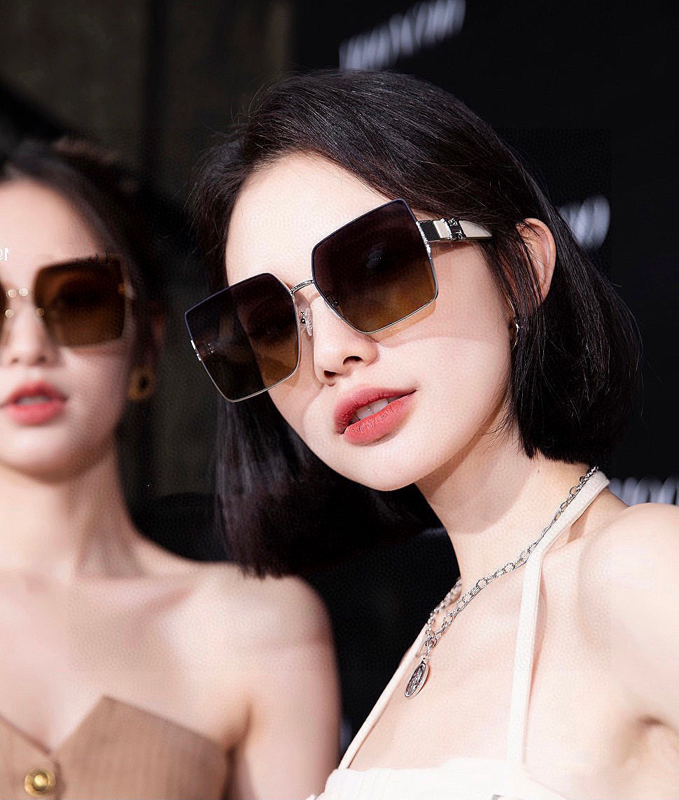 NO:362944,[Nylon polarized series] Hermes classic square frame design, not picky about face shape, it looks very elegant whether it is matched with a coat or a dress, nylon polarized lenses prevent UV rays Model H0219 glasses sunglasses sunglasses, glasses, hermes, skirts19860909【尼龙偏光系列】爱马仕经典的方框设计,不挑脸型,无论搭配大衣还是连衣裙都非常显气质尼龙偏光镜片预防紫外线 型号H0219眼镜墨镜太阳镜,眼镜,hermes,skirts,glasses