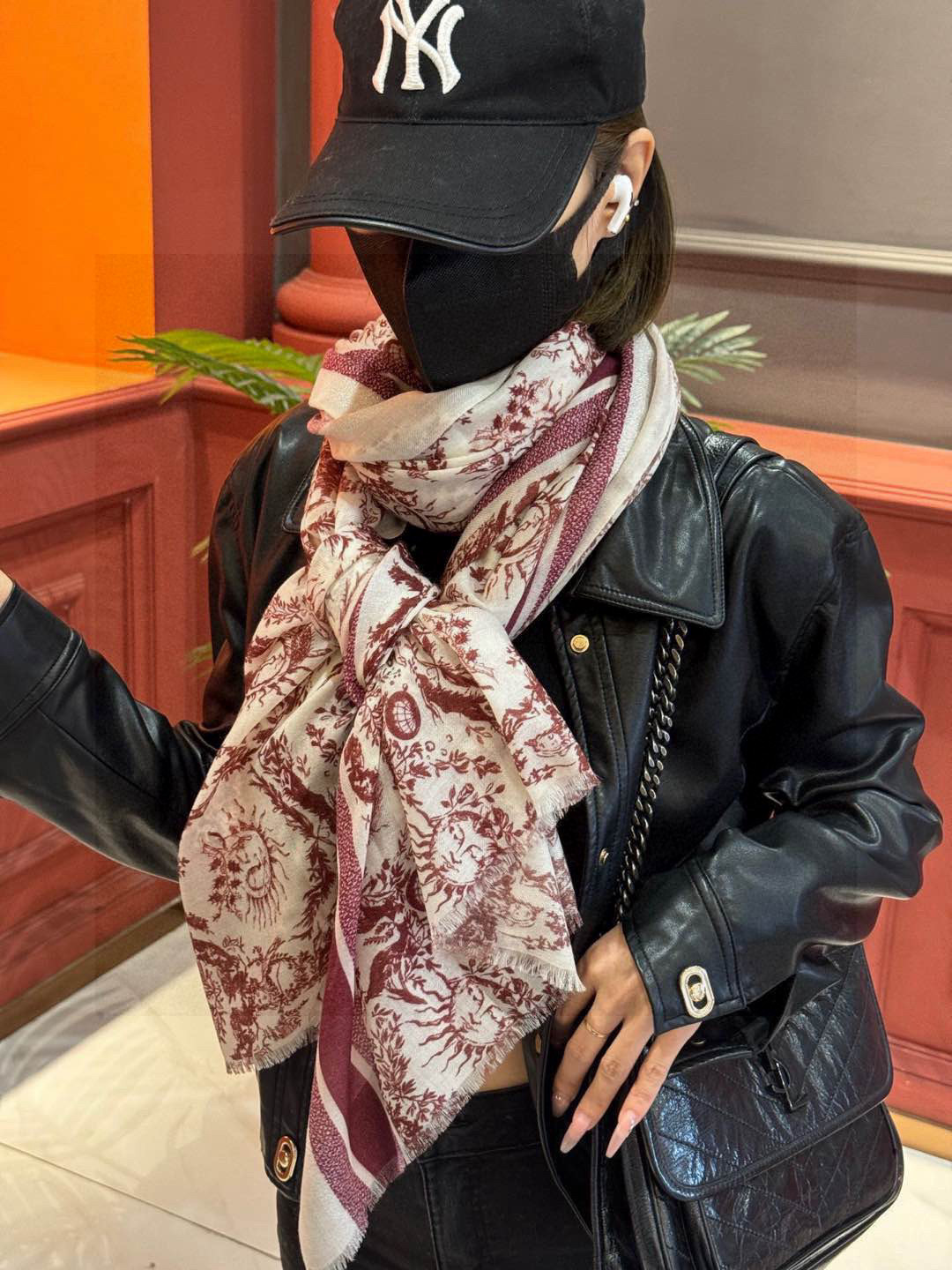 （会发光发亮的围巾）💃🏻💃🏻D家【D太阳女神银丝长巾】‼️抢‼️VI价🉐️推荐 ‼️👍下手一定要快【高端