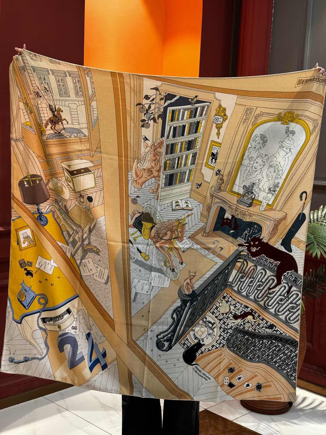  💟上新💞｛24号之谜｝羊绒大方巾双面同色140手工卷边
H家是创意和作品故事的无限源泉，每季皆推出全新