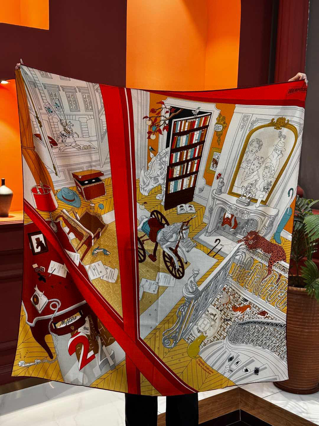  💟上新💞｛24号之谜｝羊绒大方巾双面同色140手工卷边
H家是创意和作品故事的无限源泉，每季皆推出全新