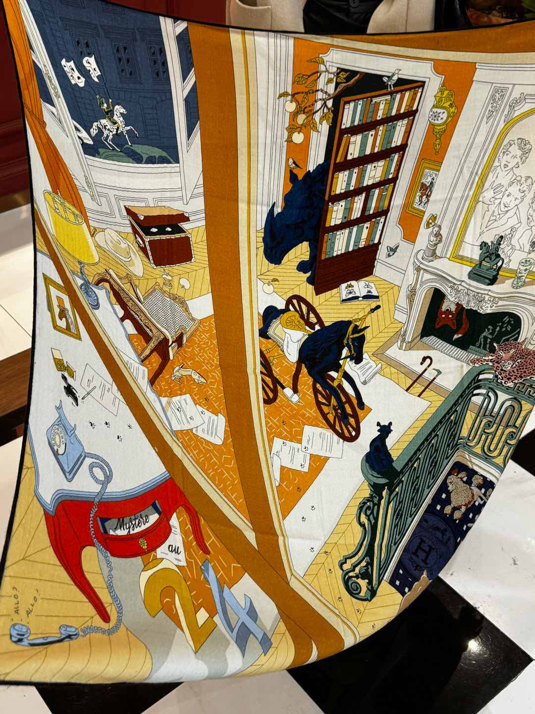  💟上新💞｛24号之谜｝羊绒大方巾双面同色140手工卷边
H家是创意和作品故事的无限源泉，每季皆推出全新