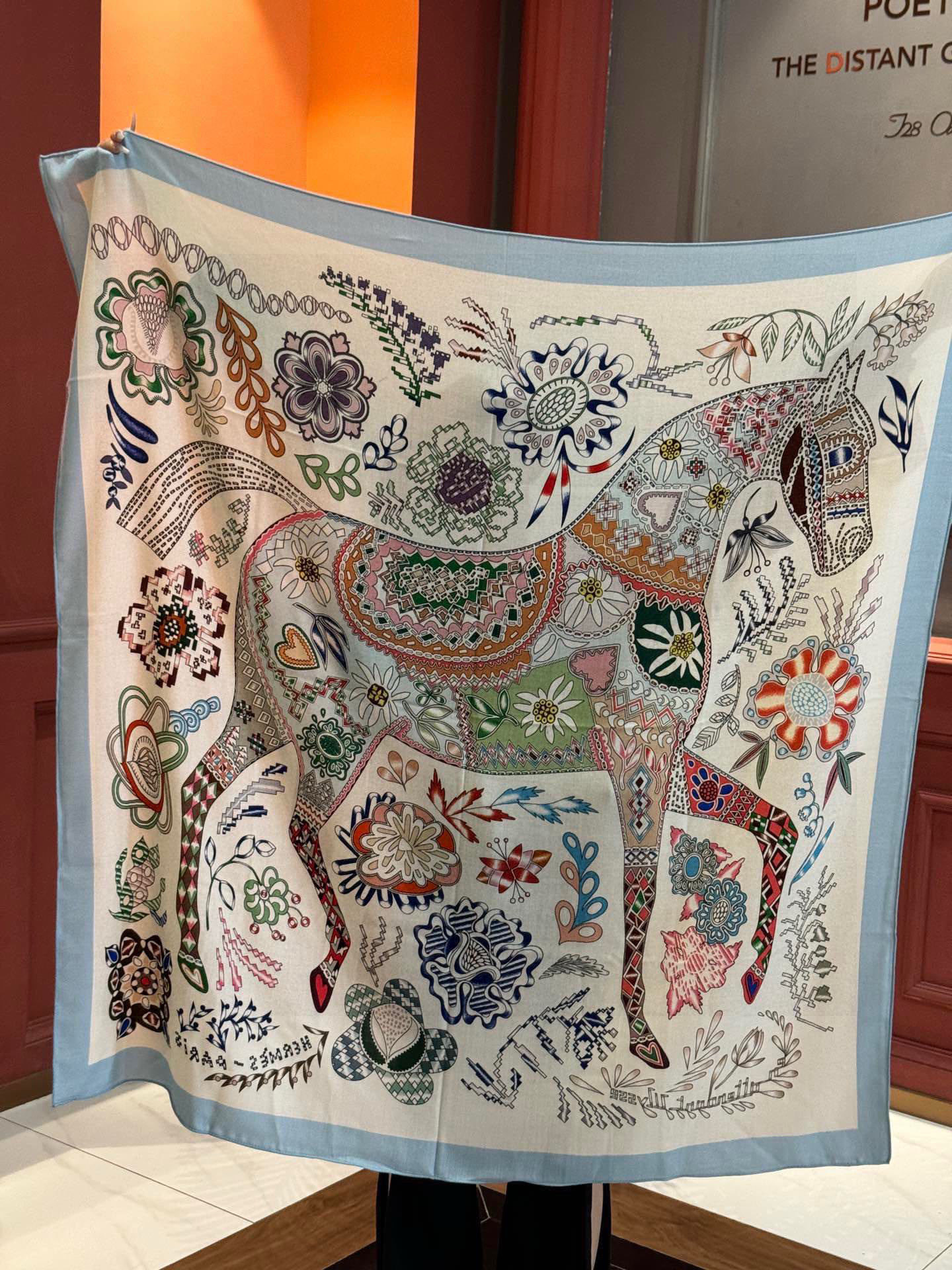  爱马仕～秋冬搭配利器❗️顶级双面同色 版真丝羊绒披肩！！1条等于2条】点睛精彩，图案和配色都超级喜欢，