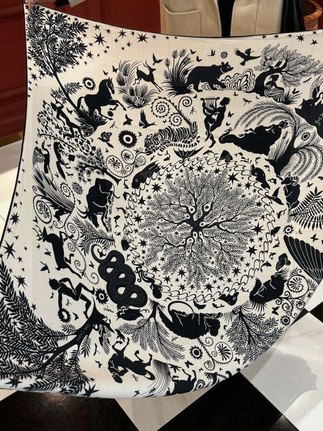 羊绒新款🆕👏👏买了都说好看‼️推荐💕爱马仕双面同色羊绒方巾【玛雅森林双面同色140】，顶级工艺超值‼️爱