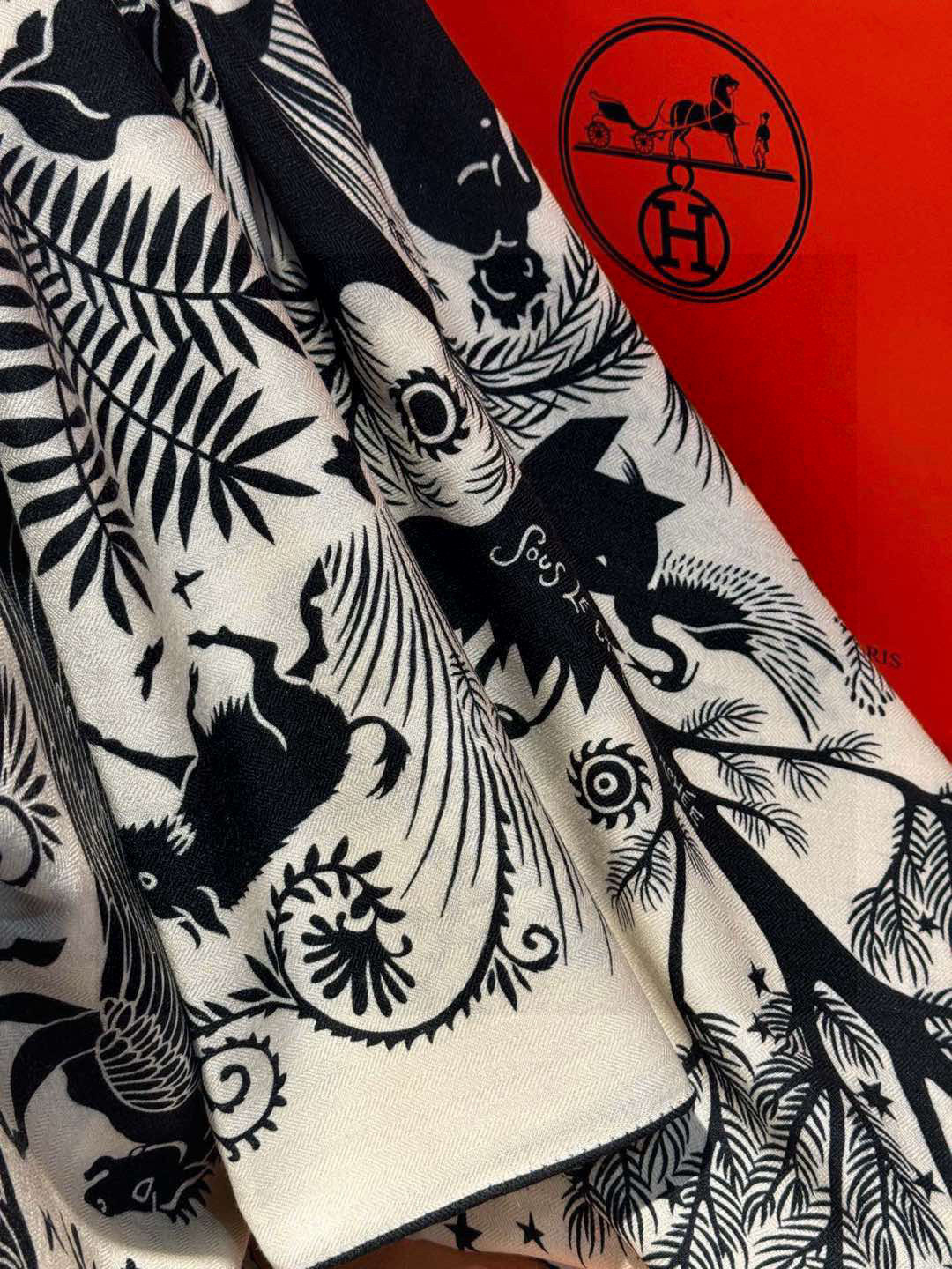 羊绒新款🆕👏👏买了都说好看‼️推荐💕爱马仕双面同色羊绒方巾【玛雅森林双面同色140】，顶级工艺超值‼️爱