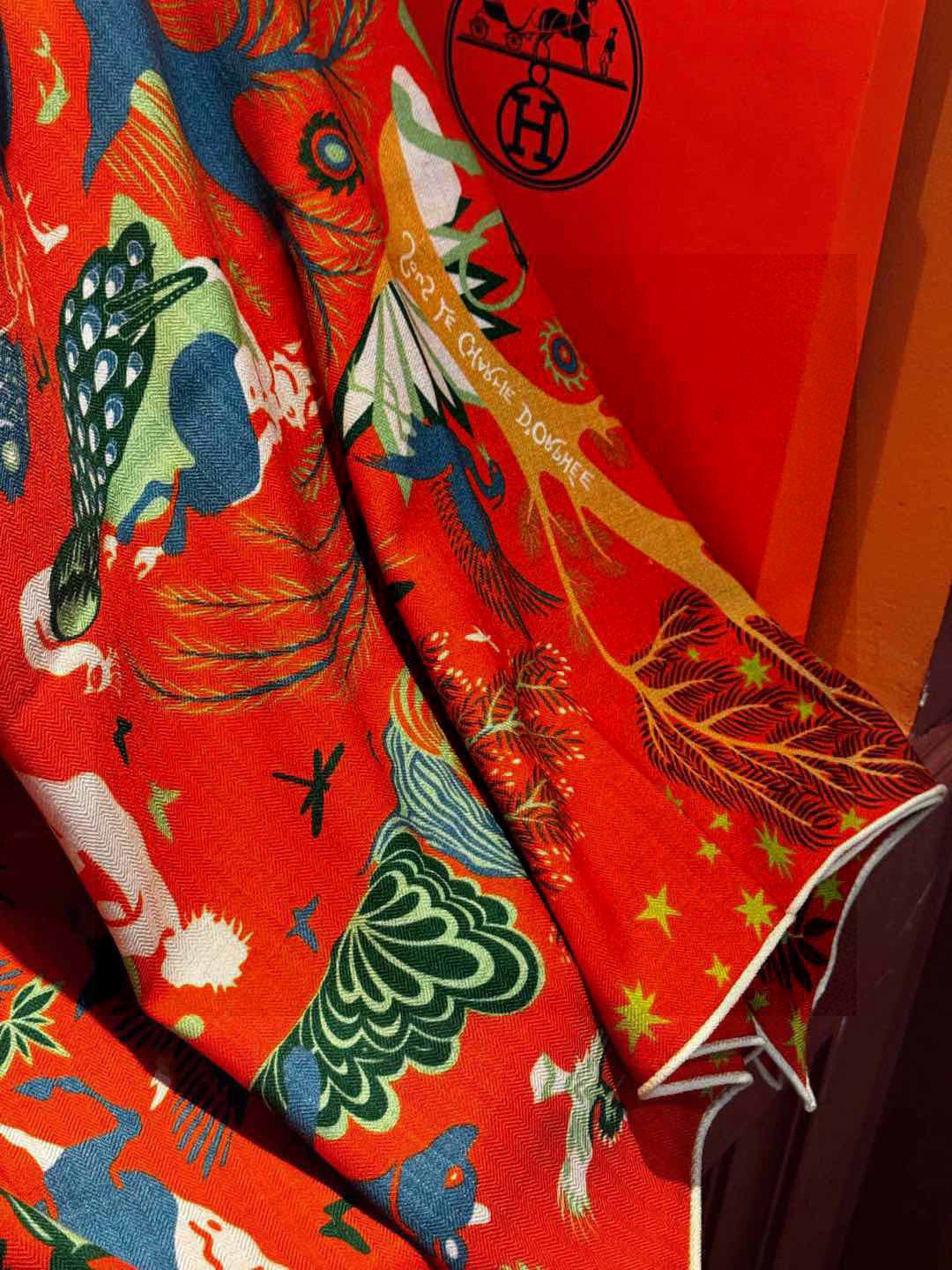 羊绒新款🆕👏👏买了都说好看‼️推荐💕爱马仕双面同色羊绒方巾【玛雅森林双面同色140】，顶级工艺超值‼️爱