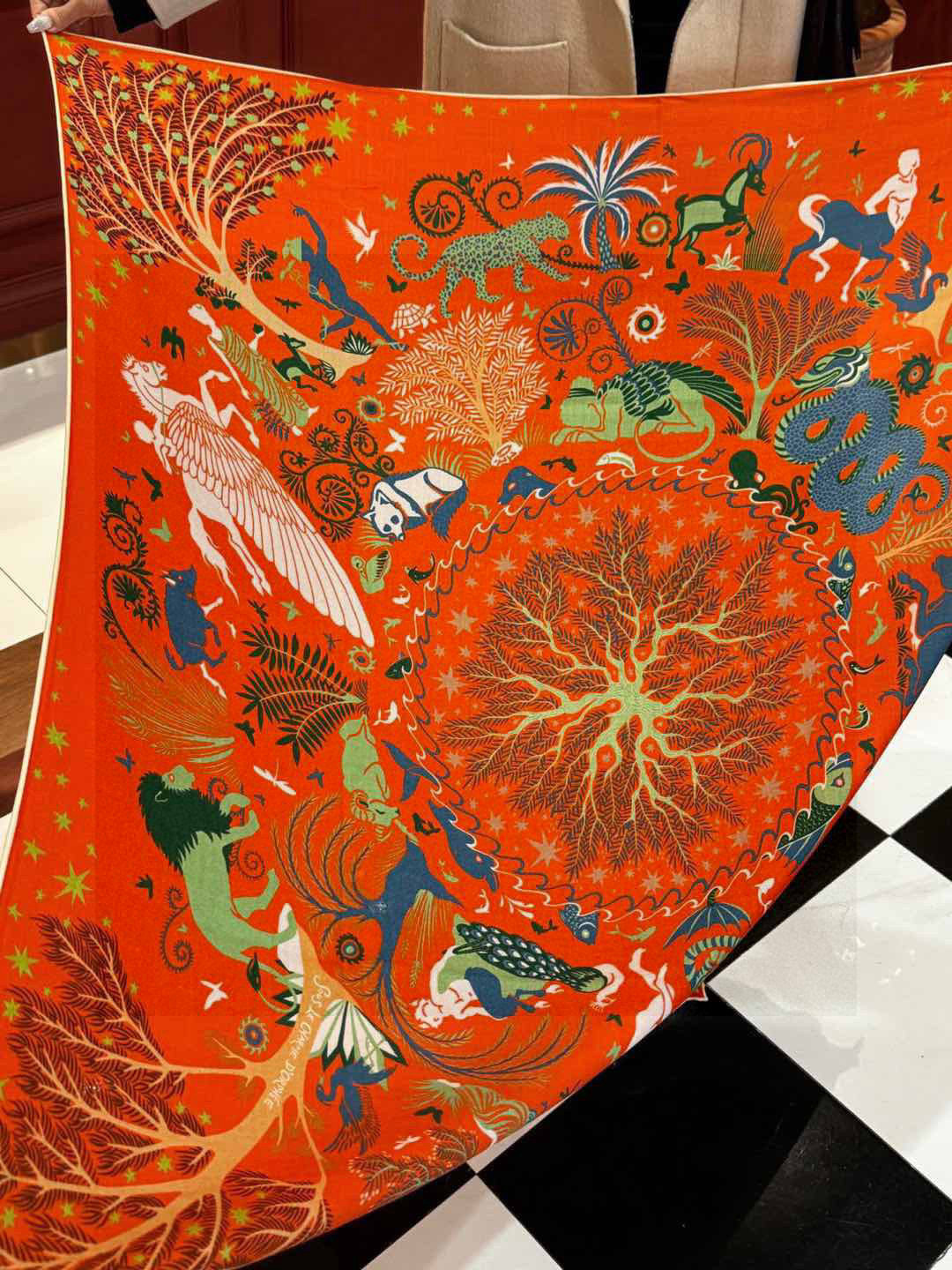 羊绒新款🆕👏👏买了都说好看‼️推荐💕爱马仕双面同色羊绒方巾【玛雅森林双面同色140】，顶级工艺超值‼️爱