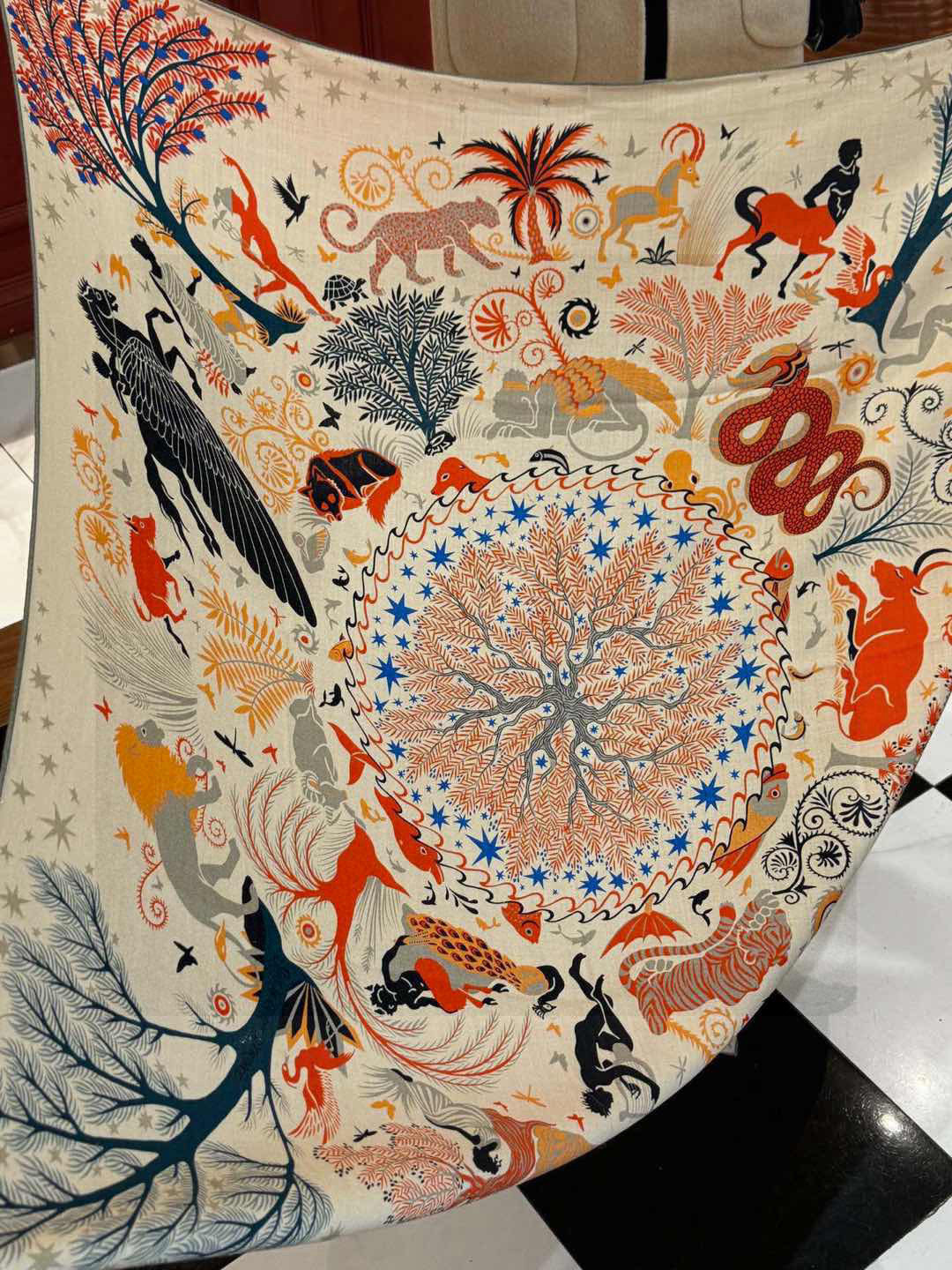 羊绒新款🆕👏👏买了都说好看‼️推荐💕爱马仕双面同色羊绒方巾【玛雅森林双面同色140】，顶级工艺超值‼️爱