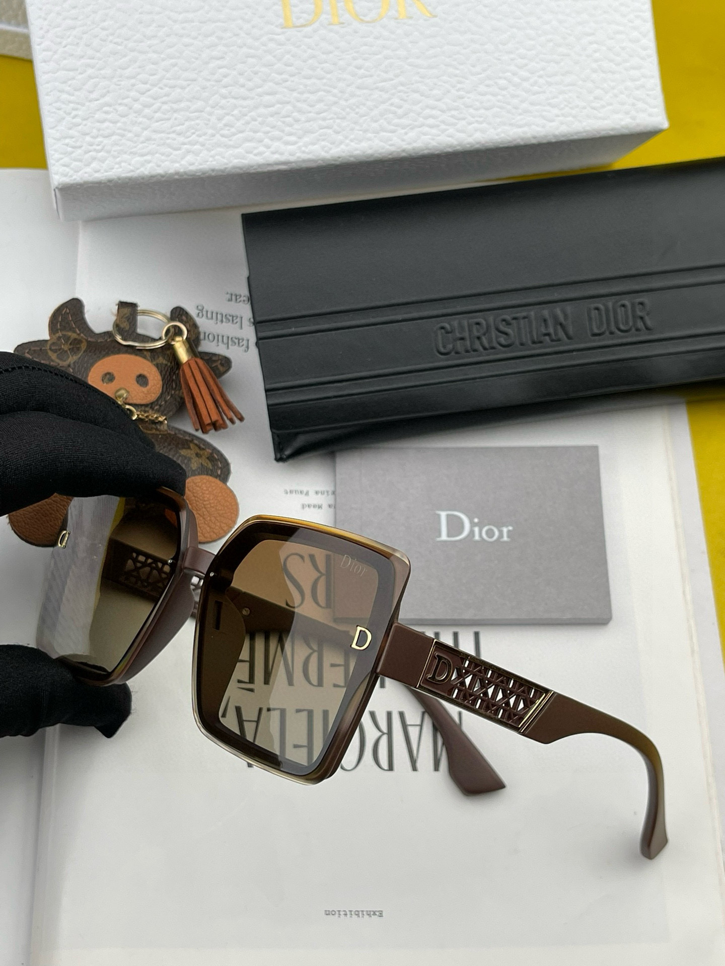 🔺 【DIOR-迪奥】2025开春新款 潮流爆款 时尚方框尼龙太阳镜 高品质 佩戴舒适 网红潮款墨镜 女