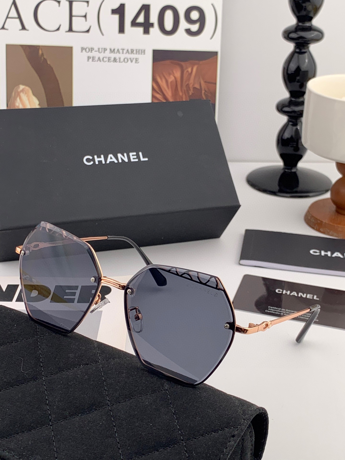   新品CHANEL 香奈儿太阳镜以独特魅力和前卫风格诠释春夏最新眼镜，质感超好佩带舒适 型号：CH70