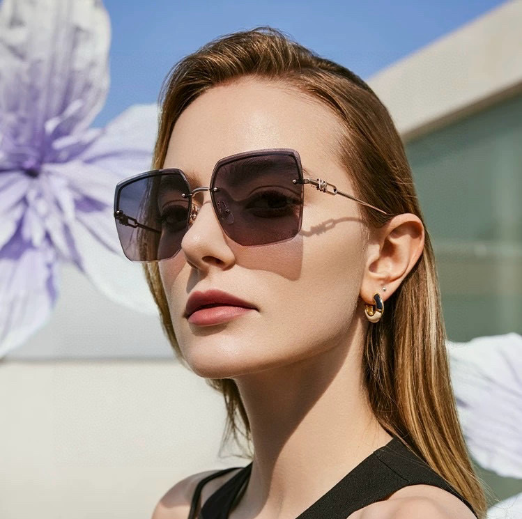 NO:365538,[Nylon polarization series] Hermes frameless sunglasses ink square frame design, not picky about face shape, it looks very elegant whether it is matched with a coat or a dress, nylon polarization lenses prevent UV rays Model H5388 glasses sunglasses sunglasses, glasses, hermes, skirts19860909【尼龙偏光系列】爱马仕无框太阳镜墨方框设计,不挑脸型,无论搭配大衣还是连衣裙都非常显气质尼龙偏光镜片预防紫外线 型号H5388眼镜墨镜太阳镜,眼镜,hermes,skirts,glasses