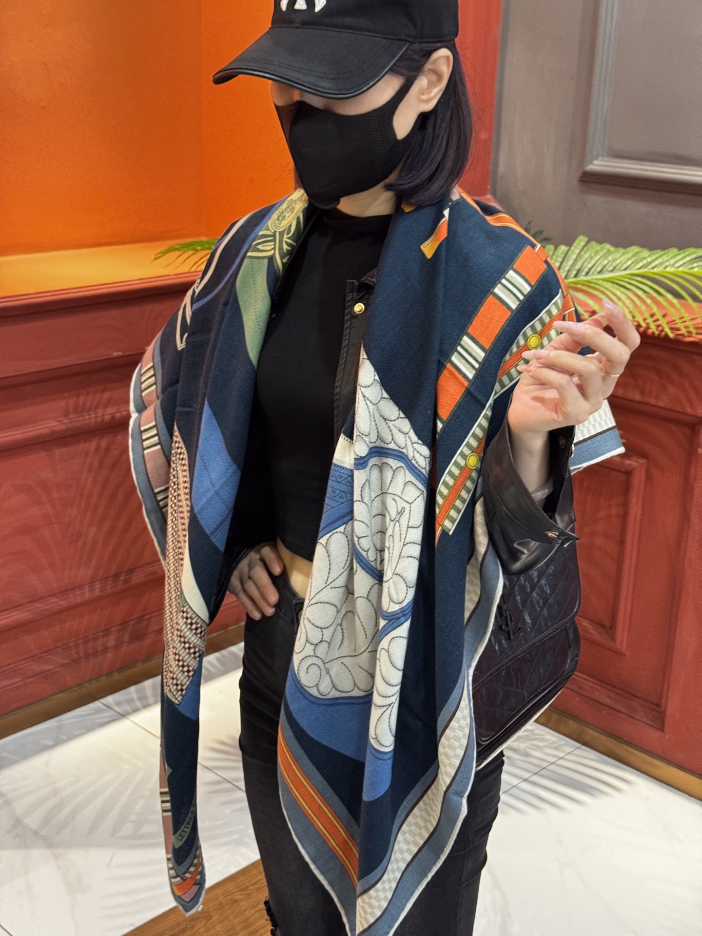 Hermès Equestrian Silk-Cashmere Scarf, 140cm - Luxurious & Versatile