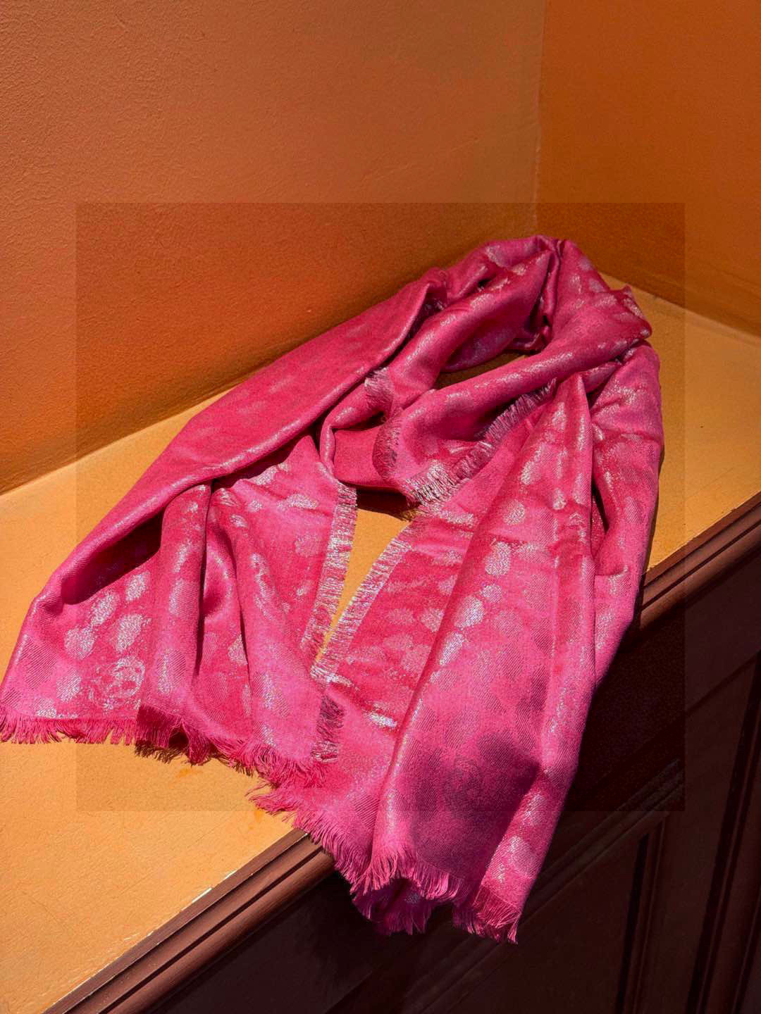  超美的银色鬼头~防冷气又时髦的单品💋麦昆 新品.永远都不会嫌多的款~❣️MCQ麦昆永恒经典的骷髅头‼️