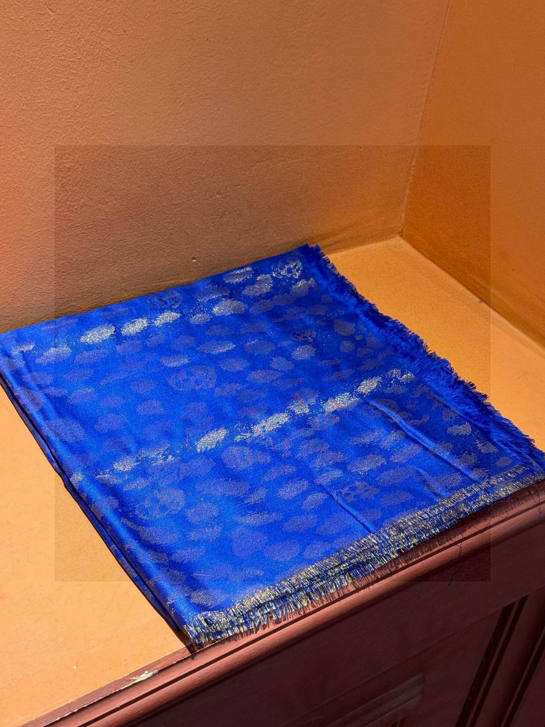   超美的鬼头Logo~防冷气又时髦的单品💋麦昆 新品.永远都不会嫌多的款~❣️MCQ麦昆永恒经典的骷髅