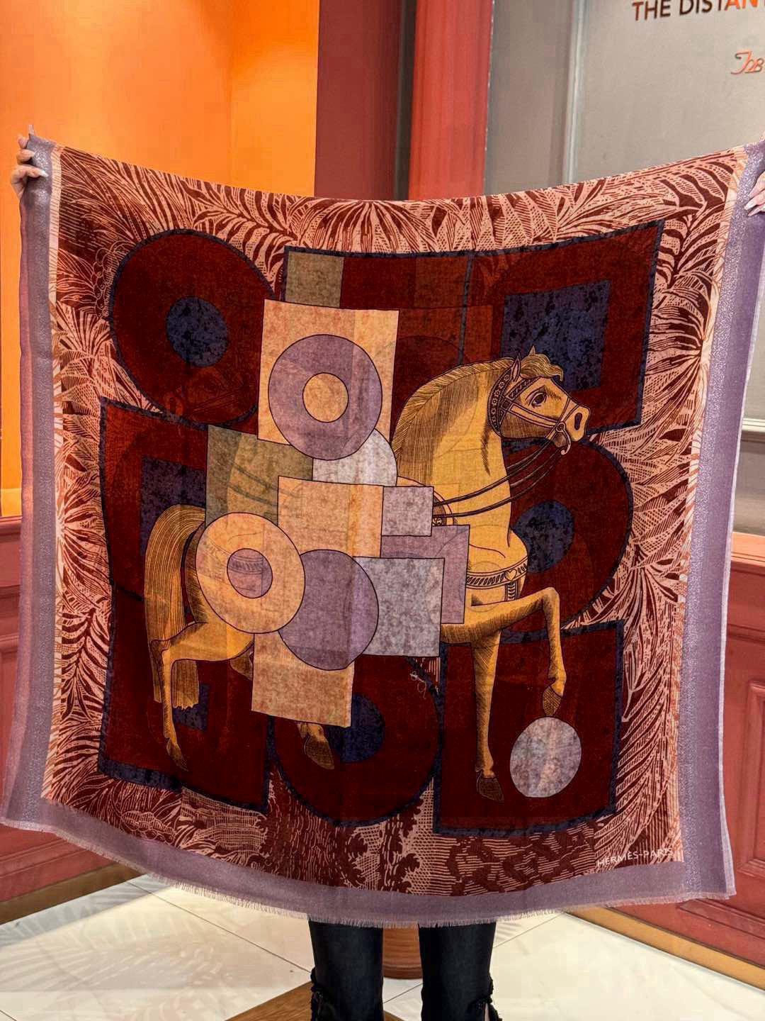   会发光发亮的围巾 爱马仕 专柜同步 买了都说好看羊绒印花‼️推荐💕顶级工艺超值‼️爱马仕专柜爆款🎁🎁