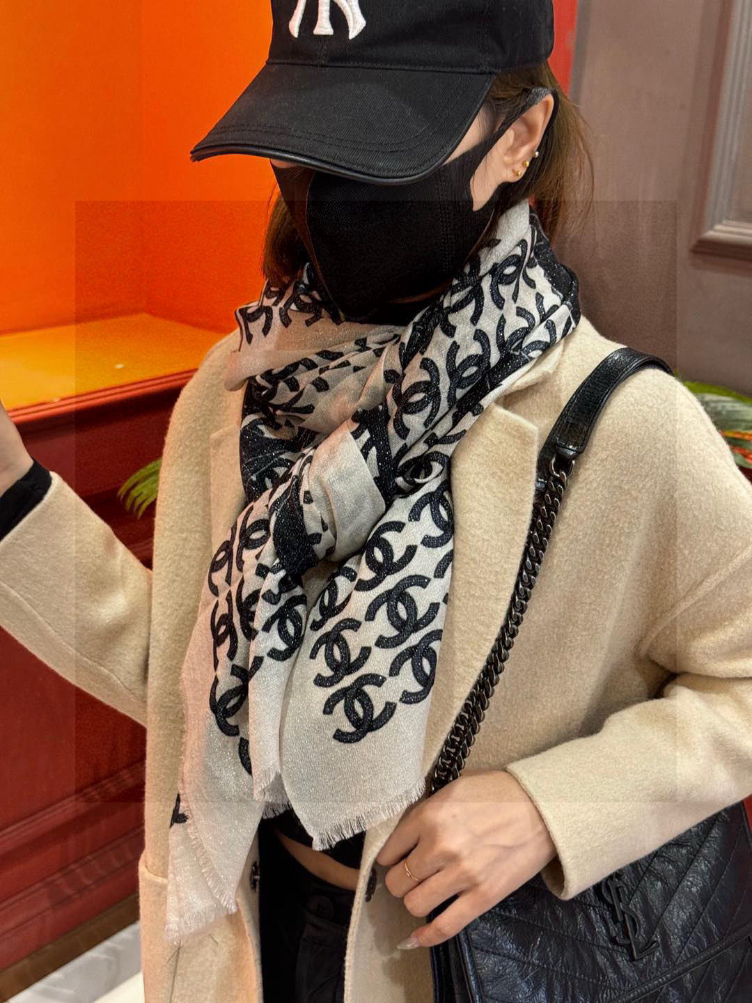  上新🌟  会发光发亮的围巾 💄💋新款客供银线💖羊绒面料长巾 😘美翻了流泪【银线双C图案】御用殿堂级极‼