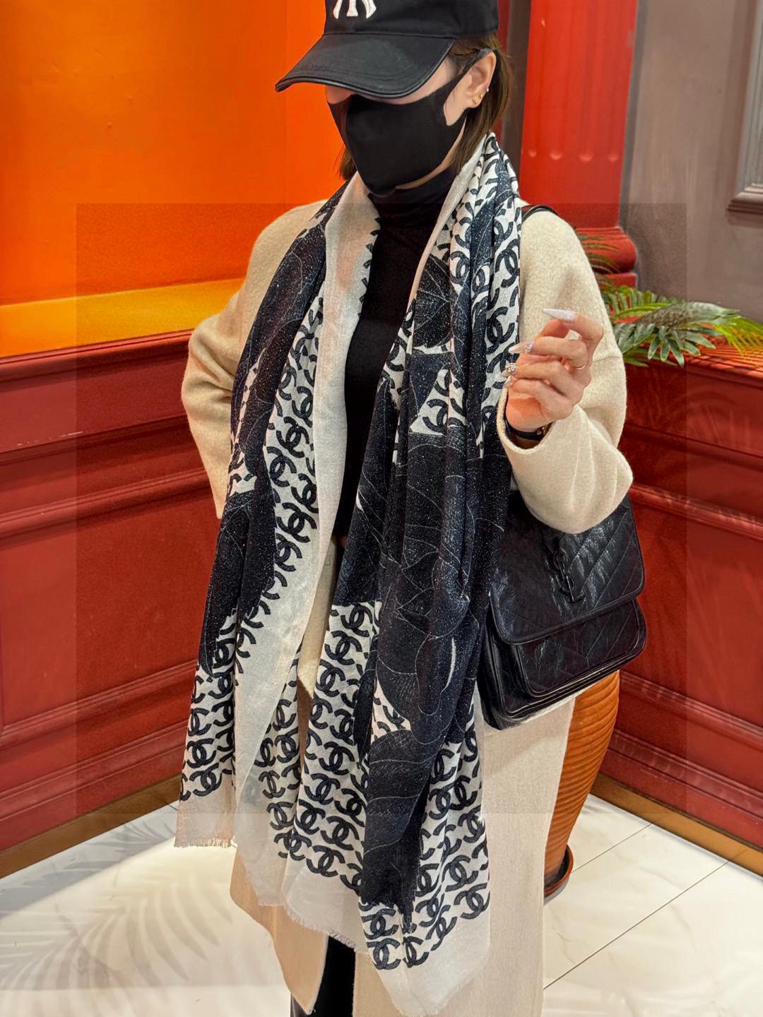 上新🌟  会发光发亮的围巾 💄💋新款客供银线💖羊绒面料长巾 😘美翻了流泪【银线双C图案】御用殿堂级极‼