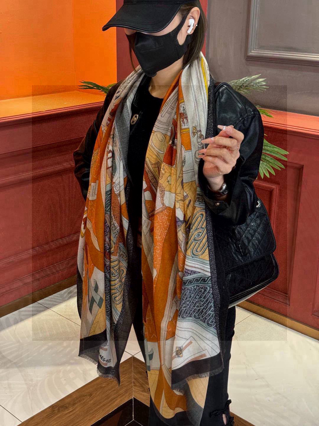   会发光发亮的围巾 爱马仕 专柜同步 买了都说好看羊绒印花‼️推荐💕顶级工艺超值‼️爱马仕专柜爆款🎁🎁