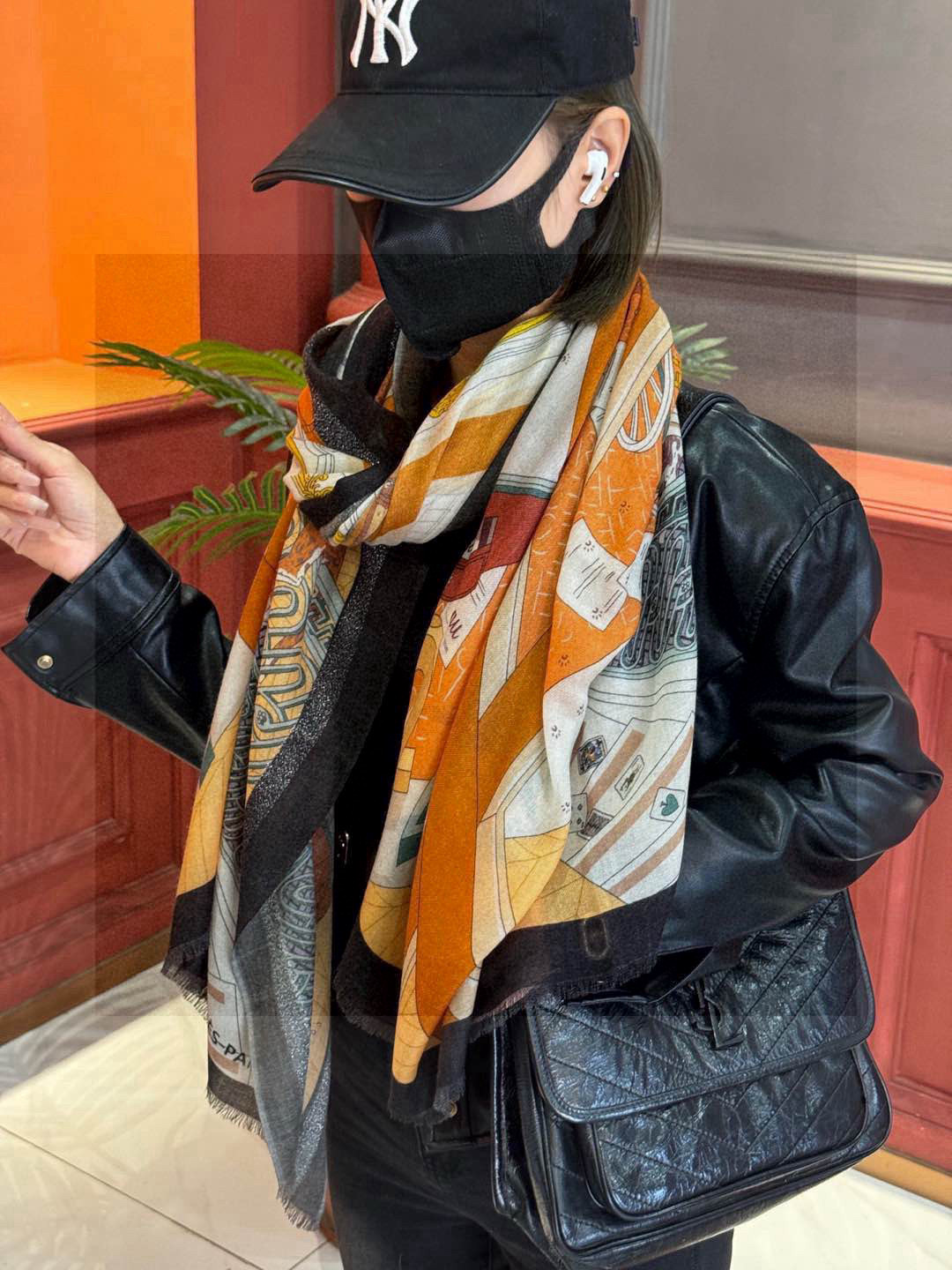   会发光发亮的围巾 爱马仕 专柜同步 买了都说好看羊绒印花‼️推荐💕顶级工艺超值‼️爱马仕专柜爆款🎁🎁