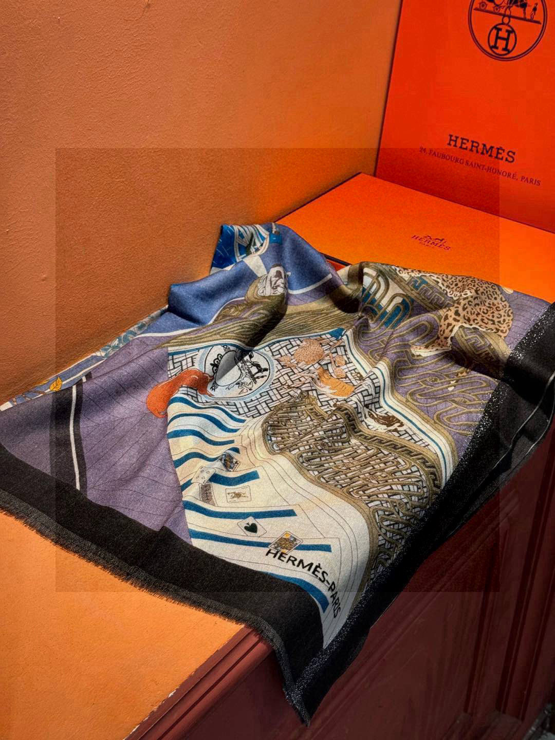  会发光发亮的围巾 爱马仕 专柜同步 买了都说好看羊绒印花‼️推荐💕顶级工艺超值‼️爱马仕专柜爆款🎁🎁