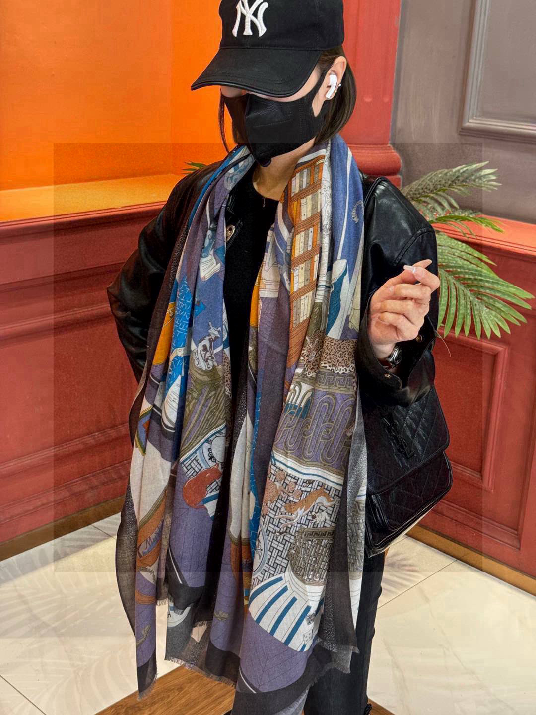   会发光发亮的围巾 爱马仕 专柜同步 买了都说好看羊绒印花‼️推荐💕顶级工艺超值‼️爱马仕专柜爆款🎁🎁