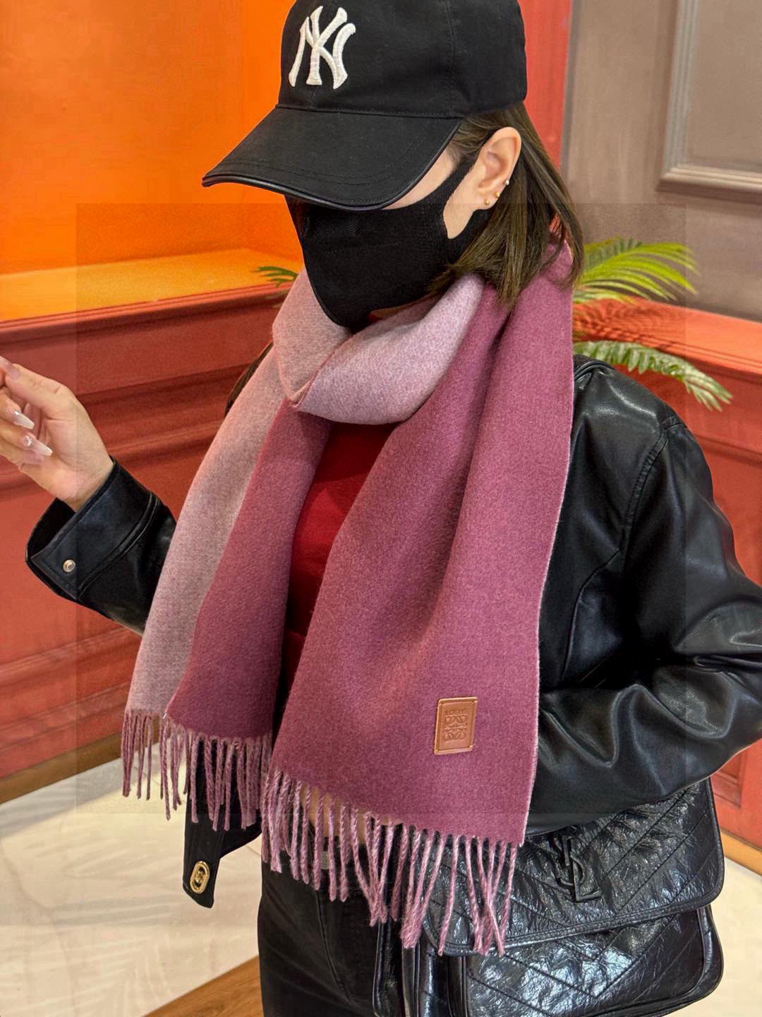  ✨✨太美了😍罗意威 情侣款 美到要尖叫😱专柜最新款🎊英伦欧美范儿 又是一款即时尚又实用的大围巾&长巾，