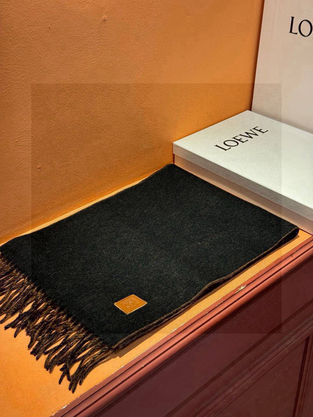  ✨✨太美了😍罗意威 情侣款 美到要尖叫😱专柜最新款🎊英伦欧美范儿 又是一款即时尚又实用的大围巾&长巾，