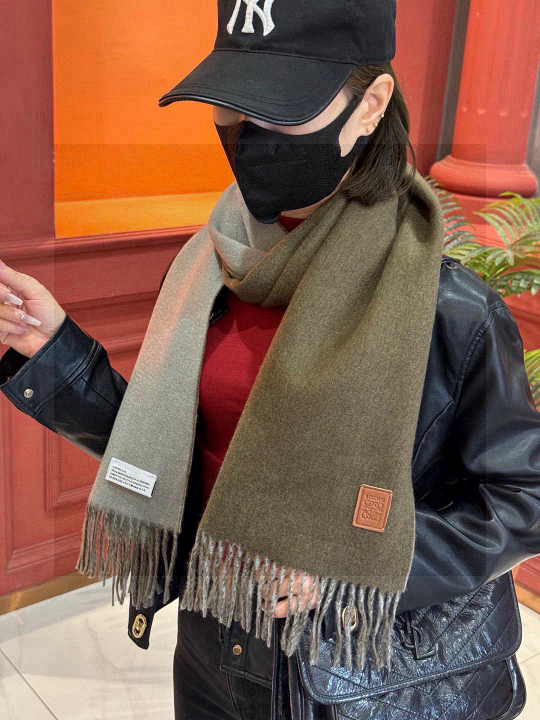  ✨✨太美了😍罗意威 情侣款 美到要尖叫😱专柜最新款🎊英伦欧美范儿 又是一款即时尚又实用的大围巾&长巾，