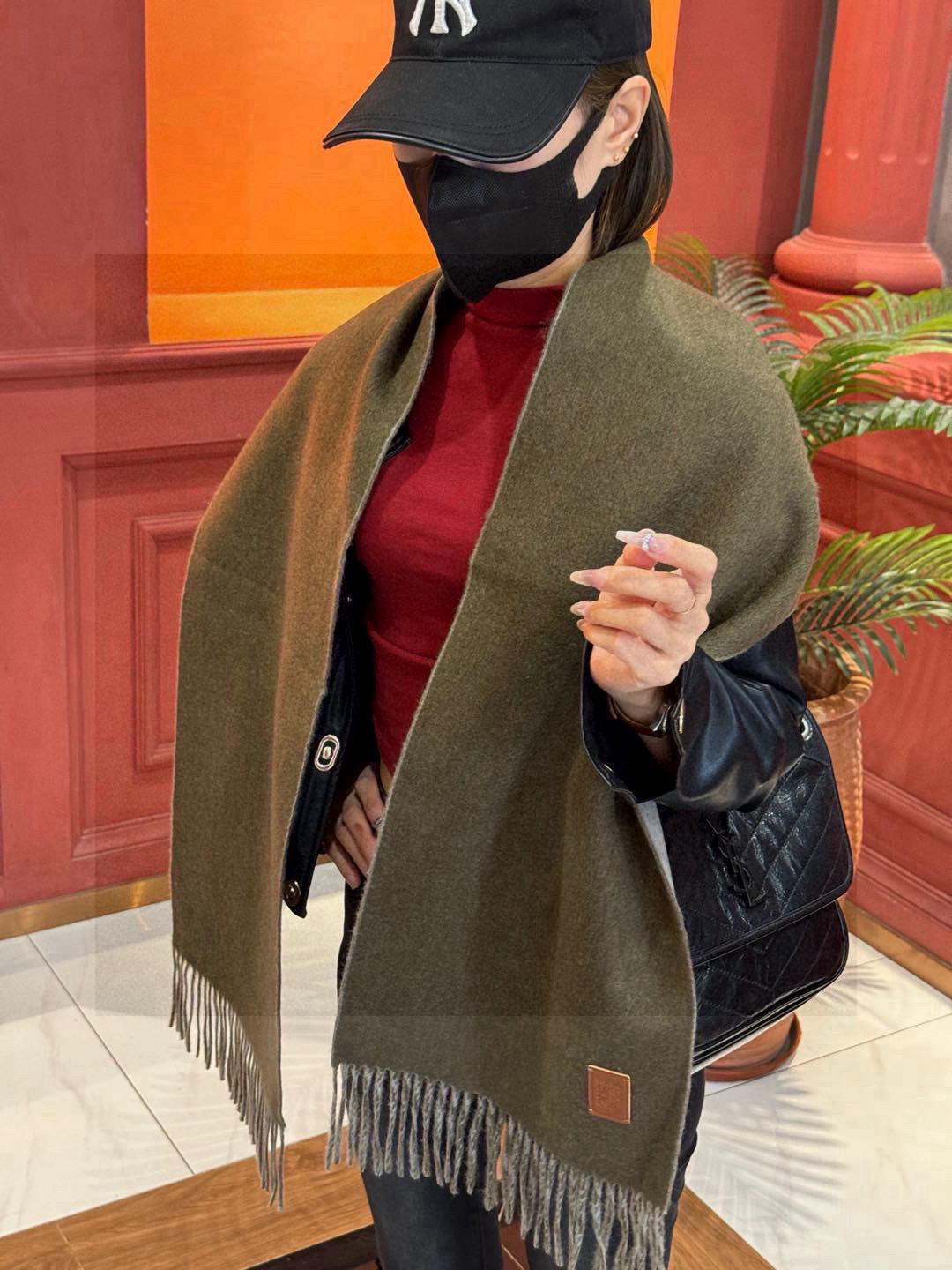  ✨✨太美了😍罗意威 情侣款 美到要尖叫😱专柜最新款🎊英伦欧美范儿 又是一款即时尚又实用的大围巾&长巾，