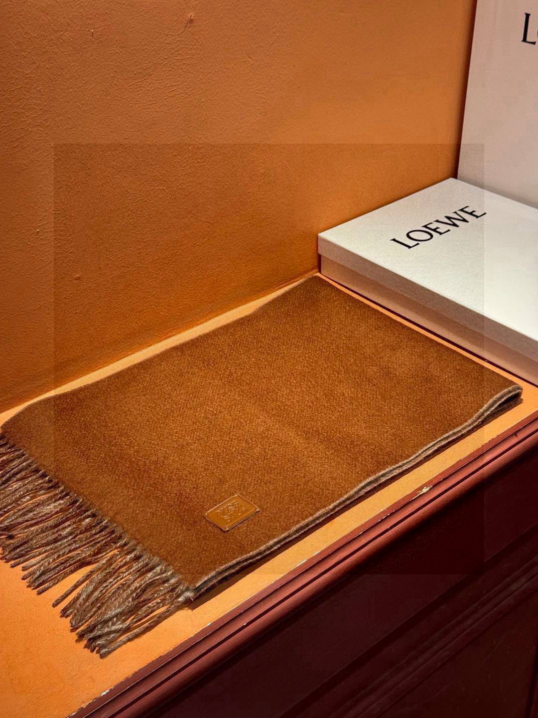  ✨✨太美了😍罗意威 情侣款 美到要尖叫😱专柜最新款🎊英伦欧美范儿 又是一款即时尚又实用的大围巾&长巾，