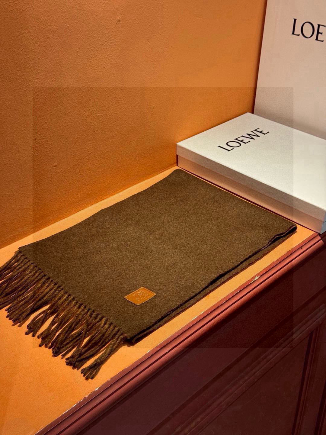  ✨✨太美了😍罗意威 情侣款 美到要尖叫😱专柜最新款🎊英伦欧美范儿 又是一款即时尚又实用的大围巾&长巾，