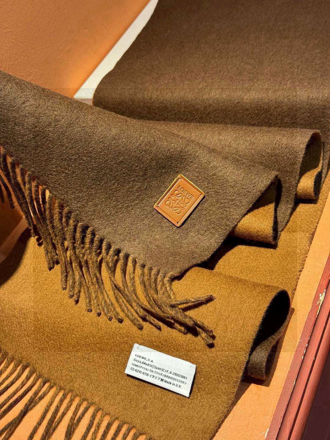  ✨✨太美了😍罗意威 情侣款 美到要尖叫😱专柜最新款🎊英伦欧美范儿 又是一款即时尚又实用的大围巾&长巾，