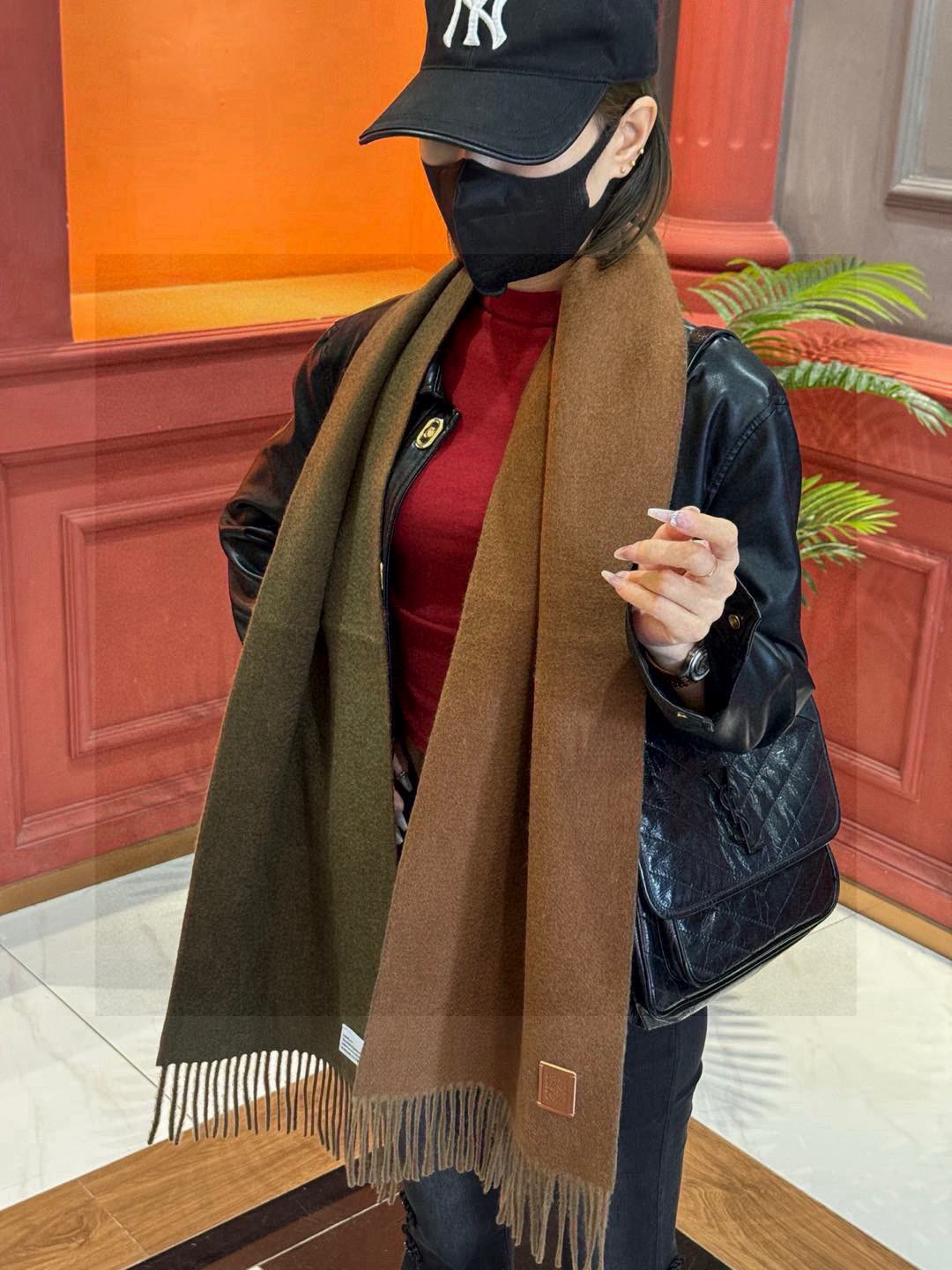  ✨✨太美了😍罗意威 情侣款 美到要尖叫😱专柜最新款🎊英伦欧美范儿 又是一款即时尚又实用的大围巾&长巾，