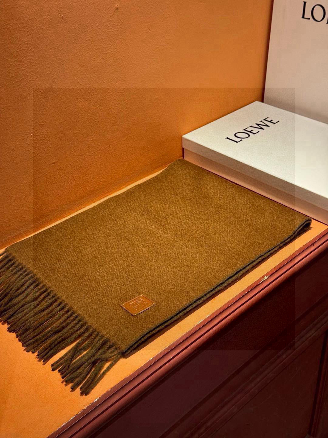  ✨✨太美了😍罗意威 情侣款 美到要尖叫😱专柜最新款🎊英伦欧美范儿 又是一款即时尚又实用的大围巾&长巾，