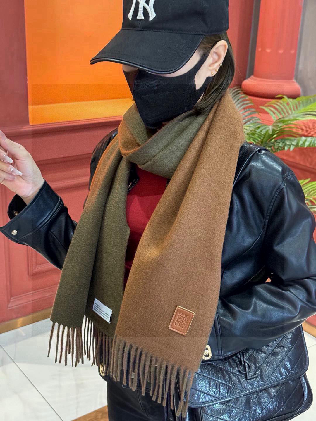  ✨✨太美了😍罗意威 情侣款 美到要尖叫😱专柜最新款🎊英伦欧美范儿 又是一款即时尚又实用的大围巾&长巾，