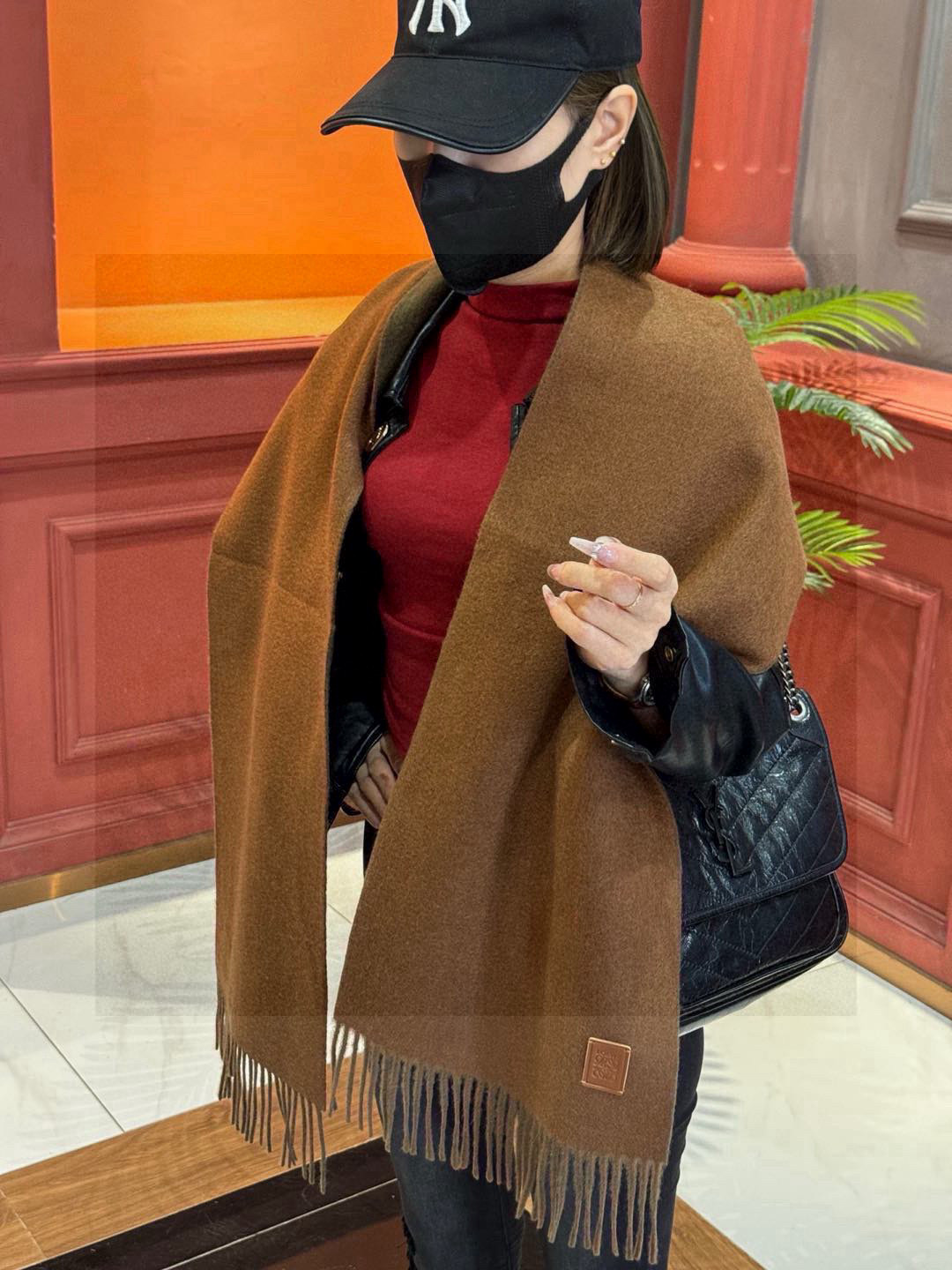  ✨✨太美了😍罗意威 情侣款 美到要尖叫😱专柜最新款🎊英伦欧美范儿 又是一款即时尚又实用的大围巾&长巾，