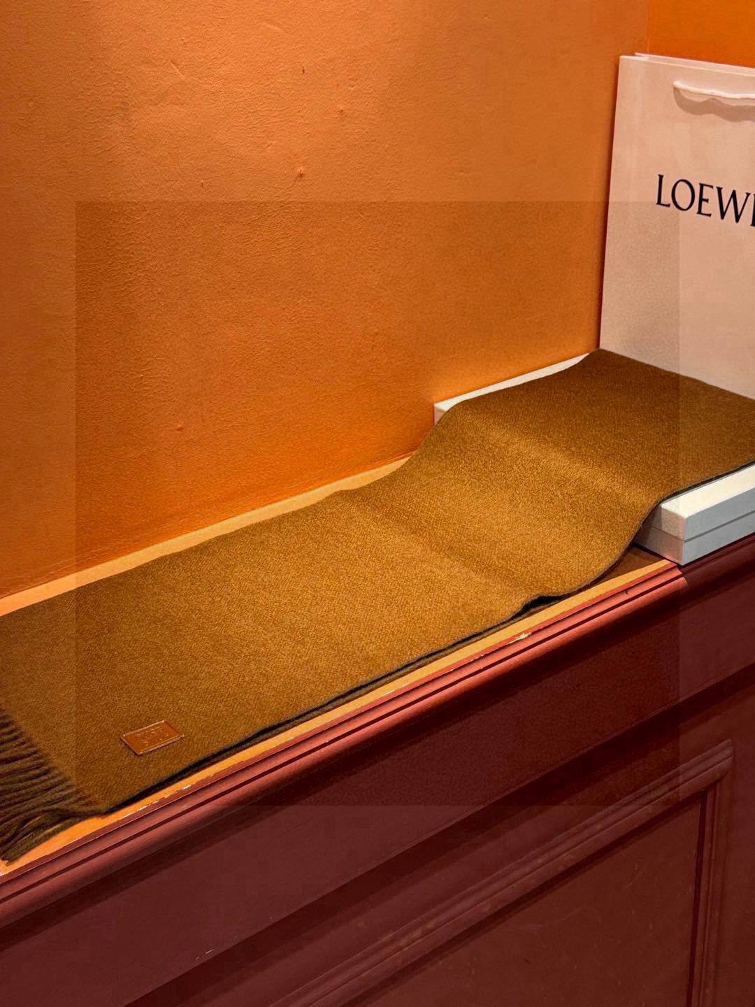  ✨✨太美了😍罗意威 情侣款 美到要尖叫😱专柜最新款🎊英伦欧美范儿 又是一款即时尚又实用的大围巾&长巾，