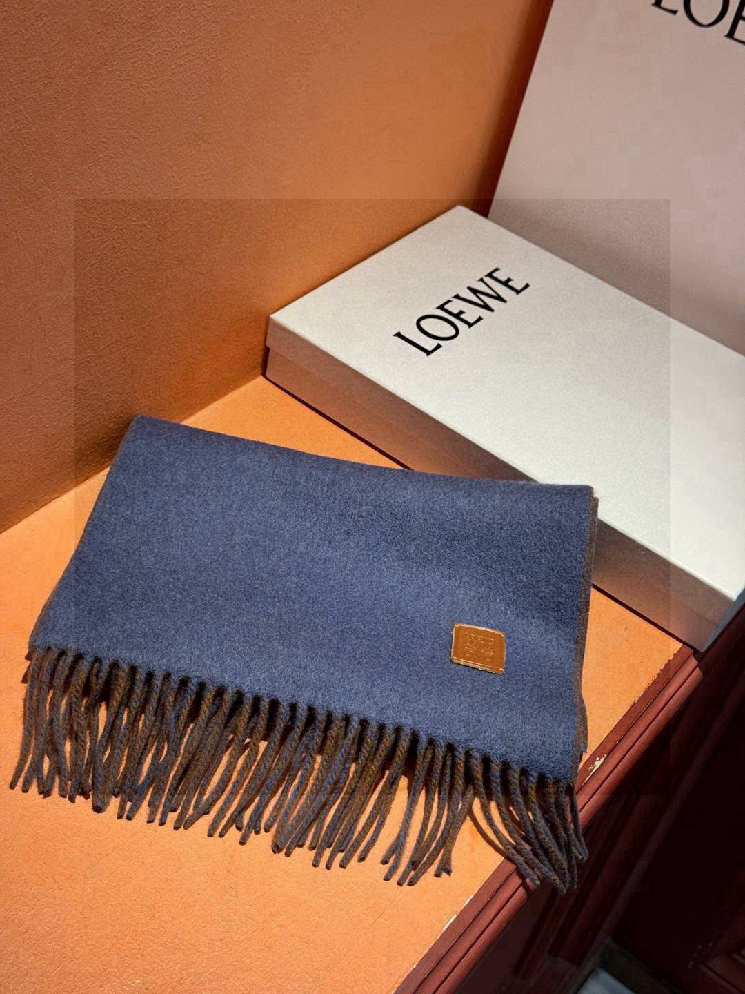  ✨✨太美了😍罗意威 情侣款 美到要尖叫😱专柜最新款🎊英伦欧美范儿 又是一款即时尚又实用的大围巾&长巾，