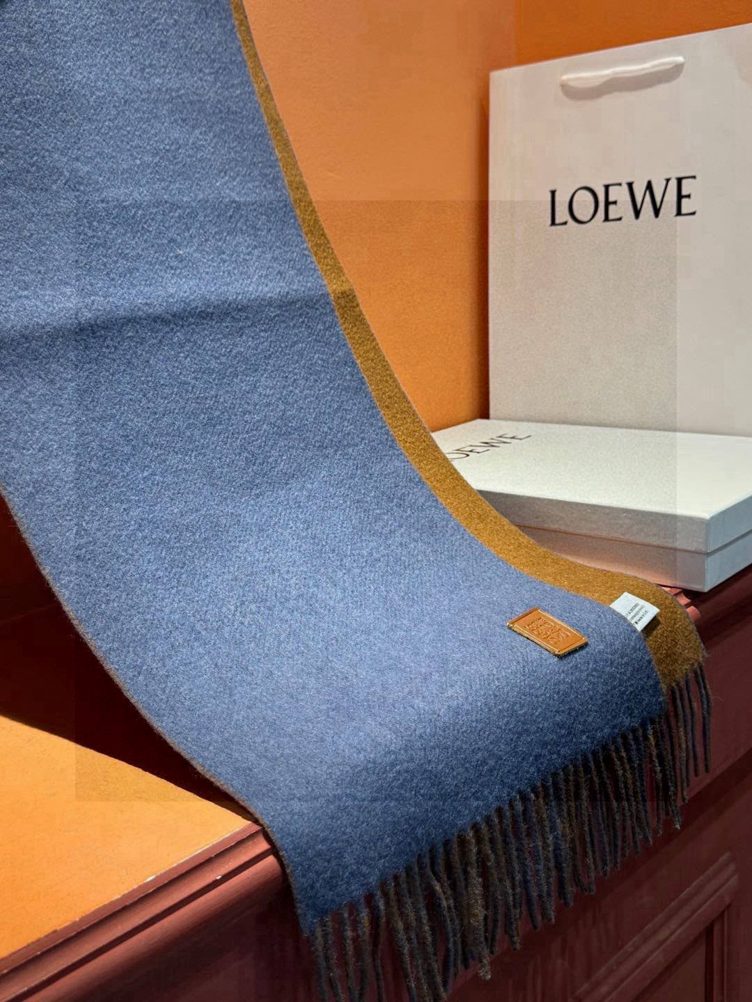  ✨✨太美了😍罗意威 情侣款 美到要尖叫😱专柜最新款🎊英伦欧美范儿 又是一款即时尚又实用的大围巾&长巾，