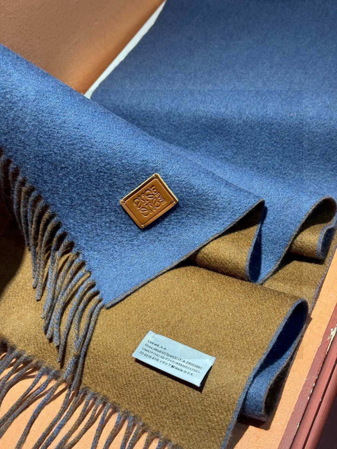  ✨✨太美了😍罗意威 情侣款 美到要尖叫😱专柜最新款🎊英伦欧美范儿 又是一款即时尚又实用的大围巾&长巾，