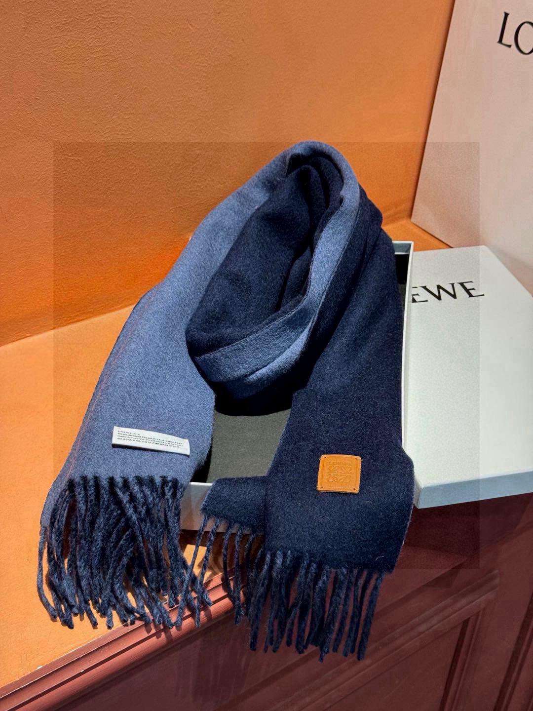  ✨✨太美了😍罗意威 情侣款 美到要尖叫😱专柜最新款🎊英伦欧美范儿 又是一款即时尚又实用的大围巾&长巾，