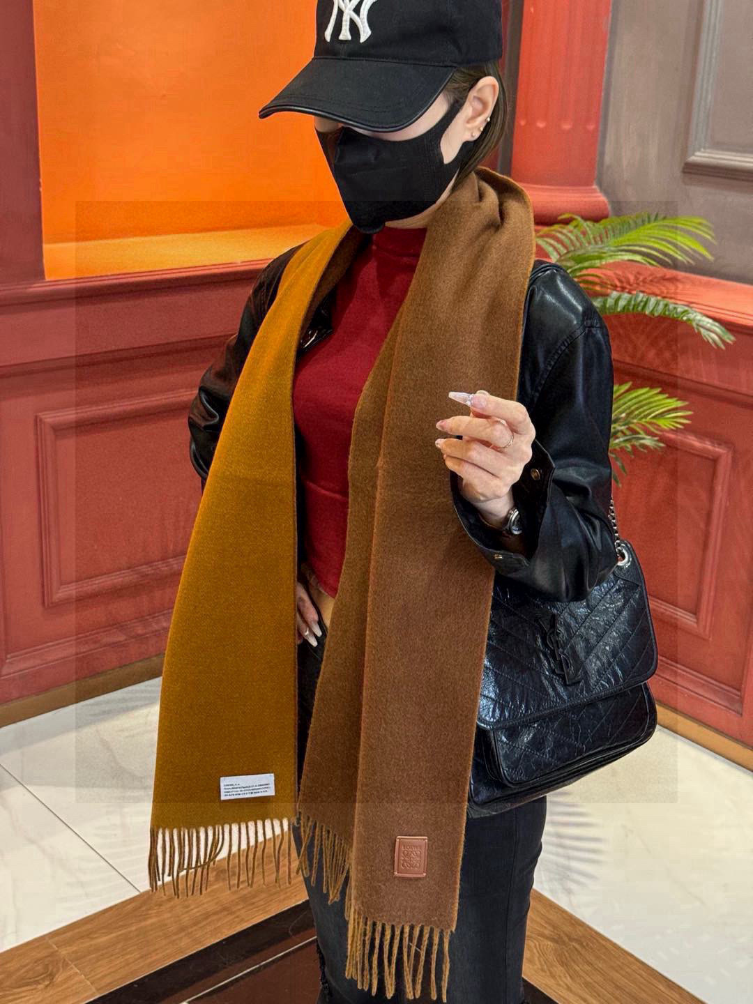  ✨✨太美了😍罗意威 情侣款 美到要尖叫😱专柜最新款🎊英伦欧美范儿 又是一款即时尚又实用的大围巾&长巾，