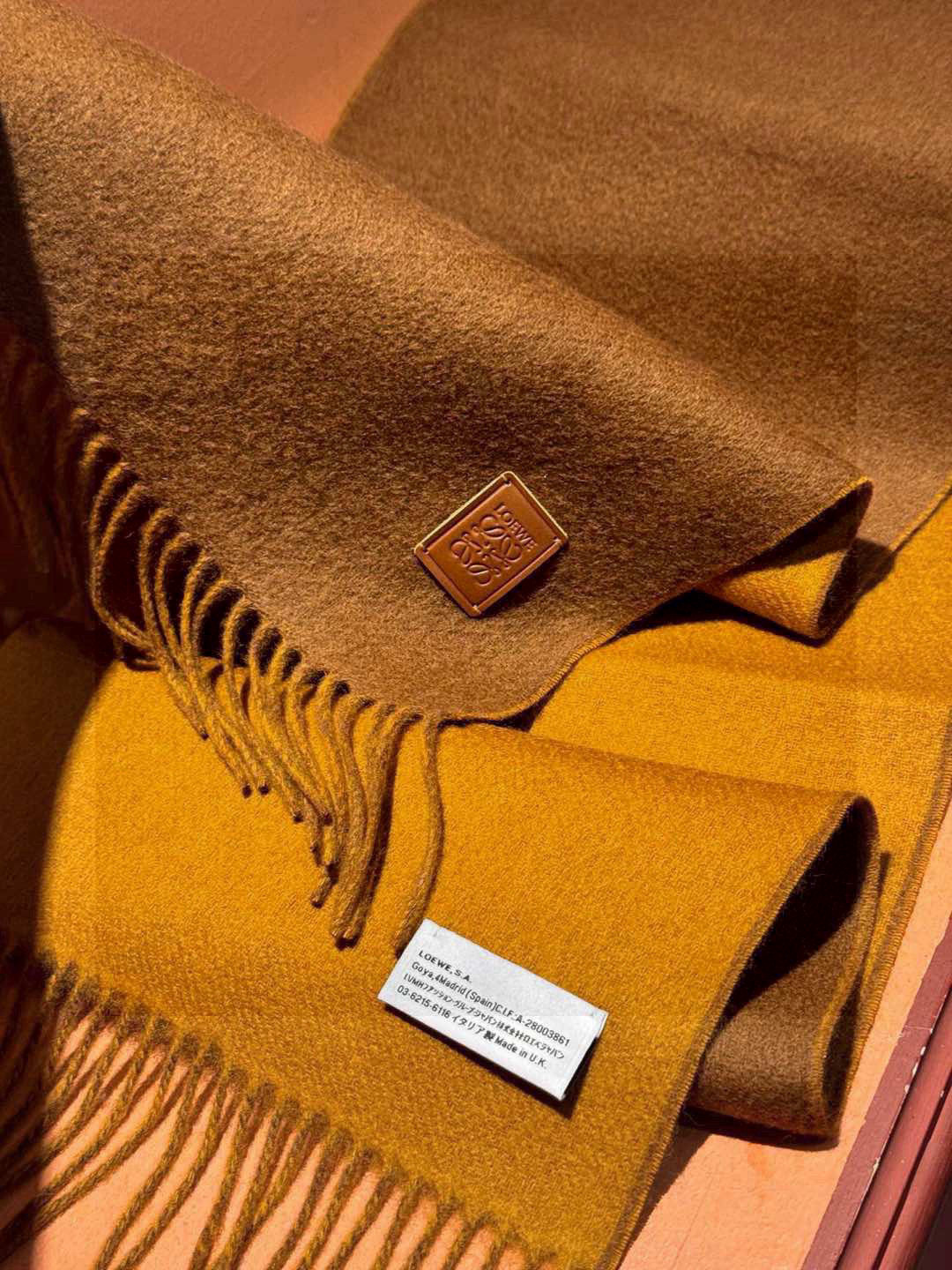  ✨✨太美了😍罗意威 情侣款 美到要尖叫😱专柜最新款🎊英伦欧美范儿 又是一款即时尚又实用的大围巾&长巾，