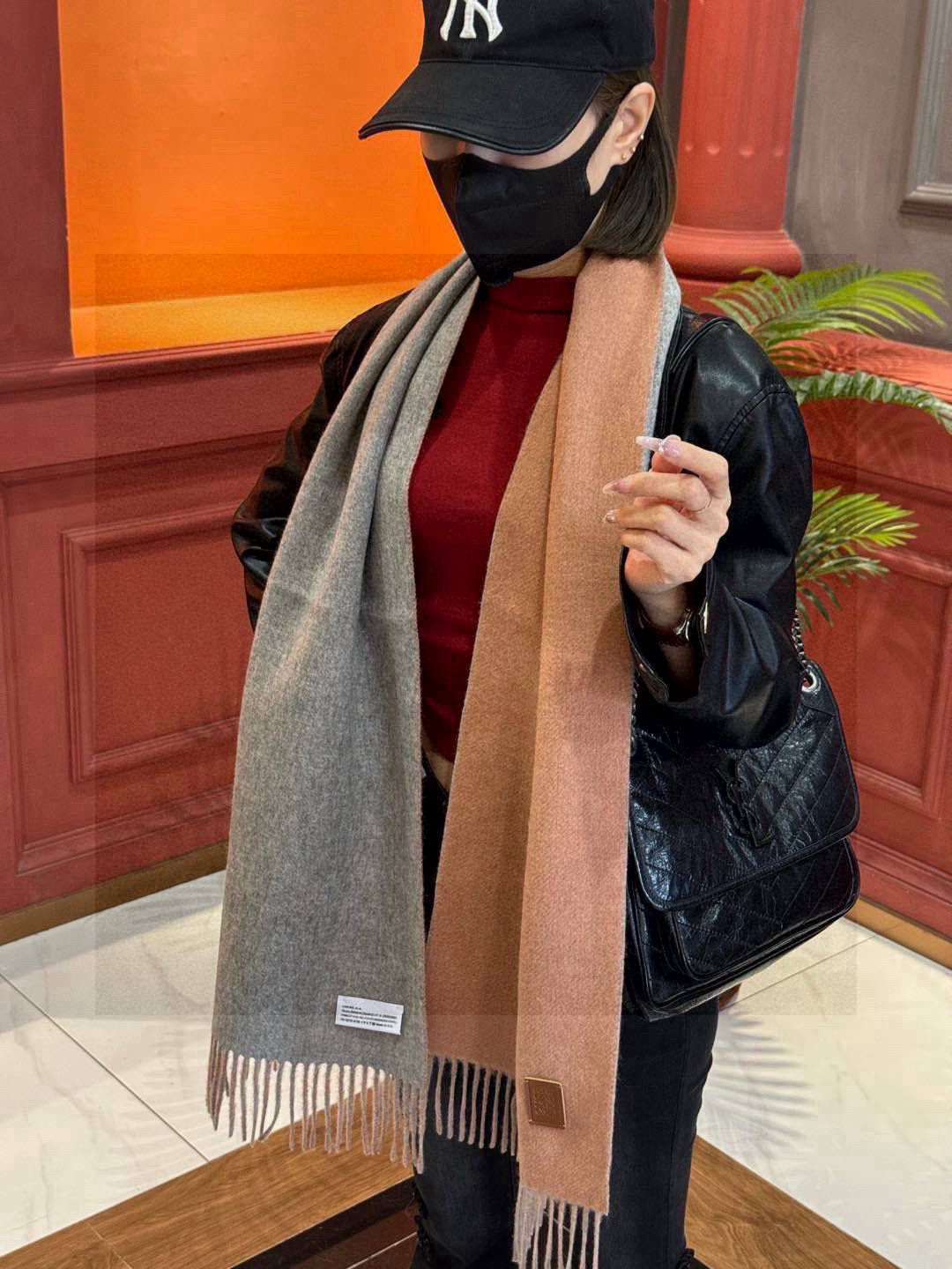  ✨✨太美了😍罗意威 情侣款 美到要尖叫😱专柜最新款🎊英伦欧美范儿 又是一款即时尚又实用的大围巾&长巾，