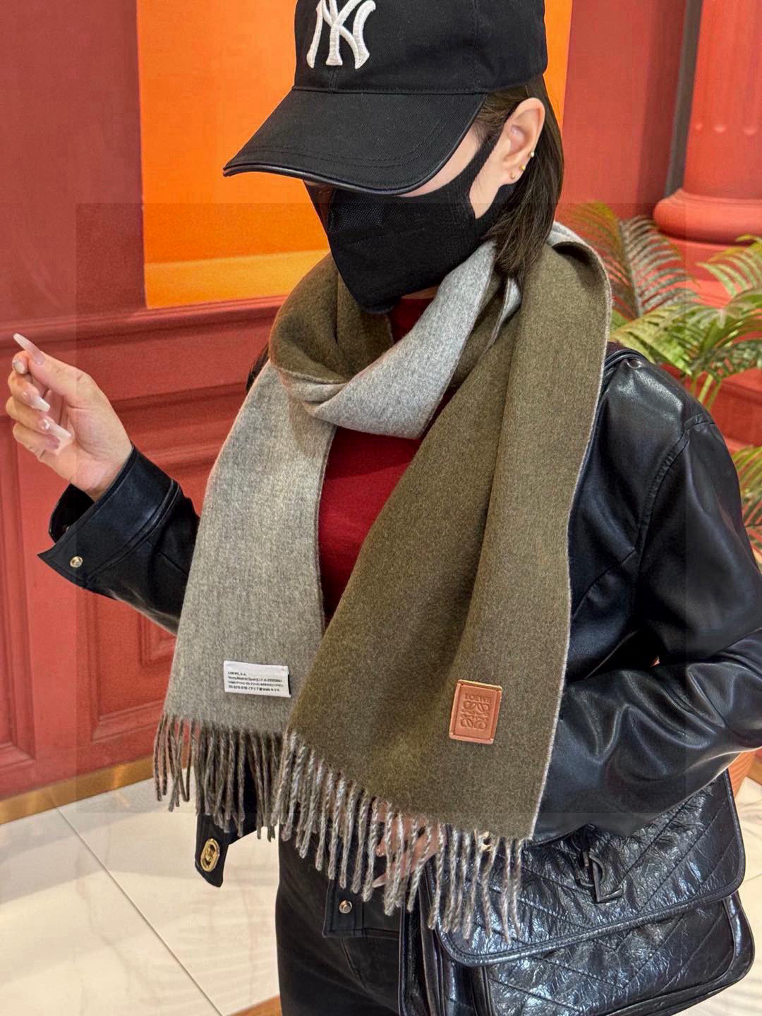  ✨✨太美了😍罗意威 情侣款 美到要尖叫😱专柜最新款🎊英伦欧美范儿 又是一款即时尚又实用的大围巾&长巾，