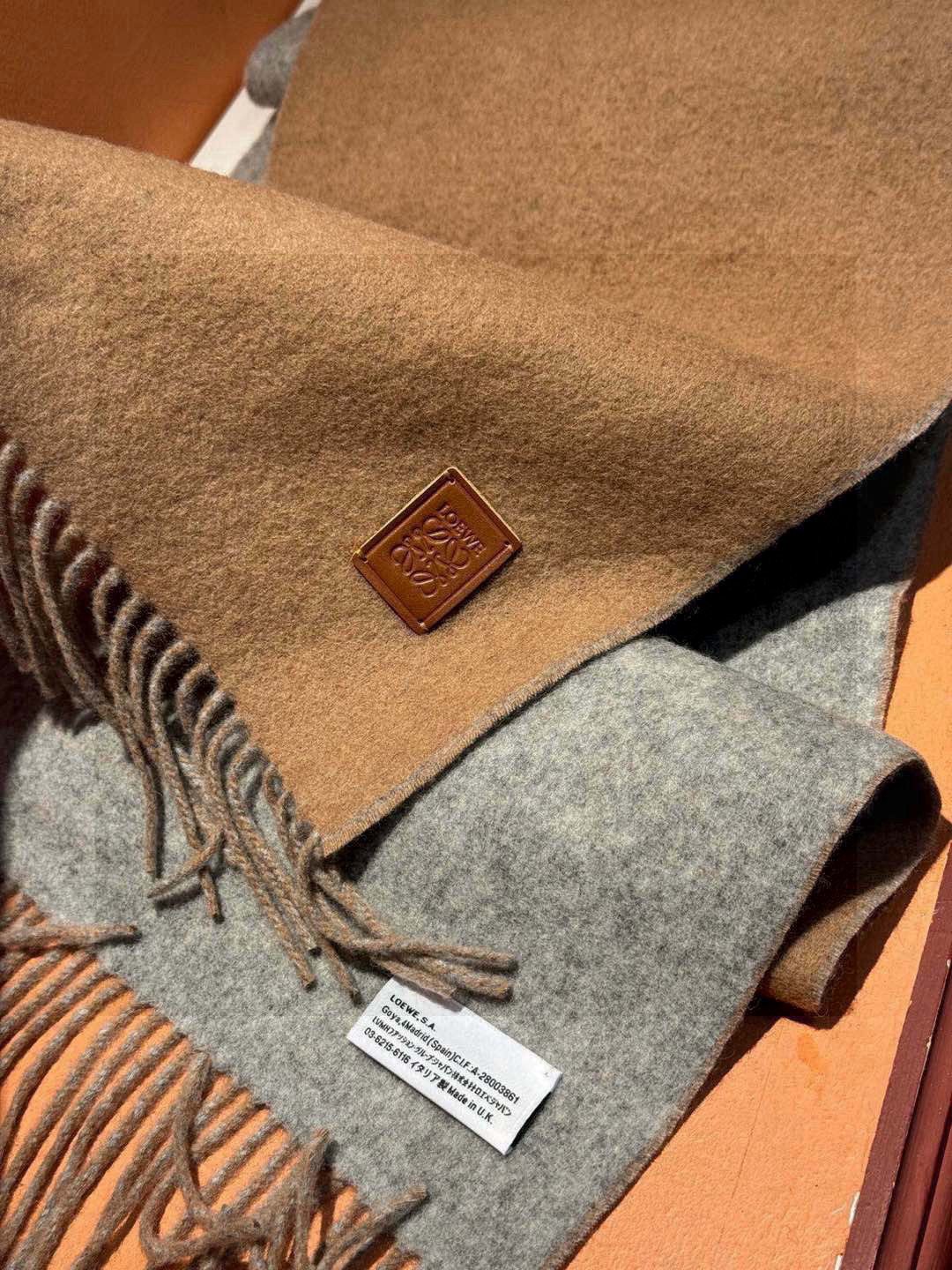  ✨✨太美了😍罗意威 情侣款 美到要尖叫😱专柜最新款🎊英伦欧美范儿 又是一款即时尚又实用的大围巾&长巾，